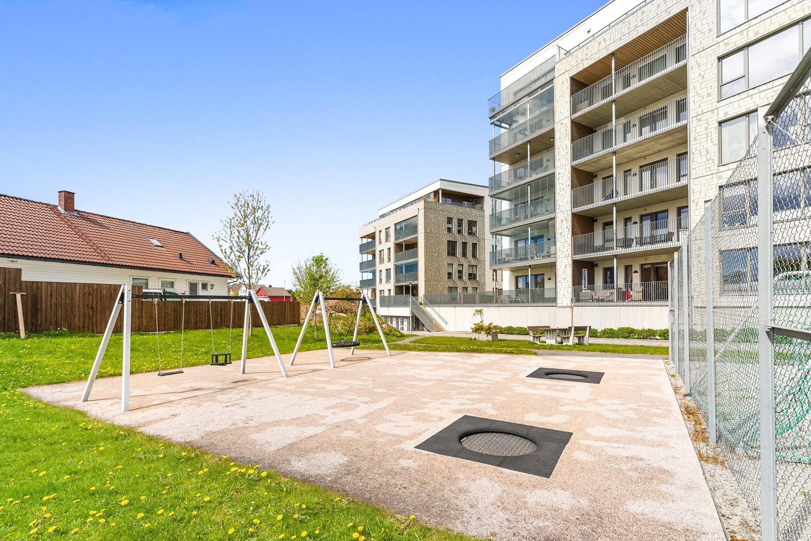Uteområde. Galleribilde