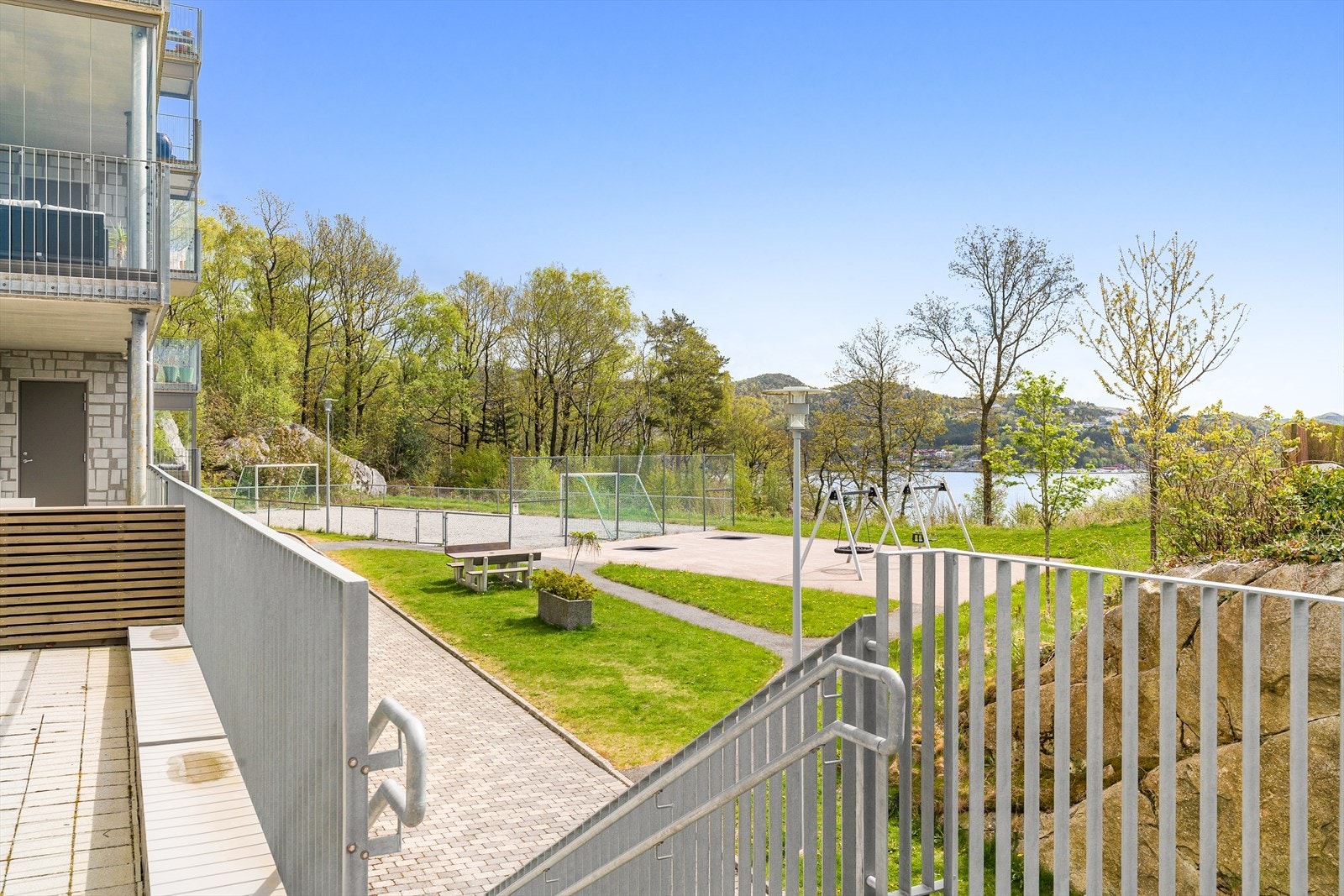 Uteområde. Galleribilde