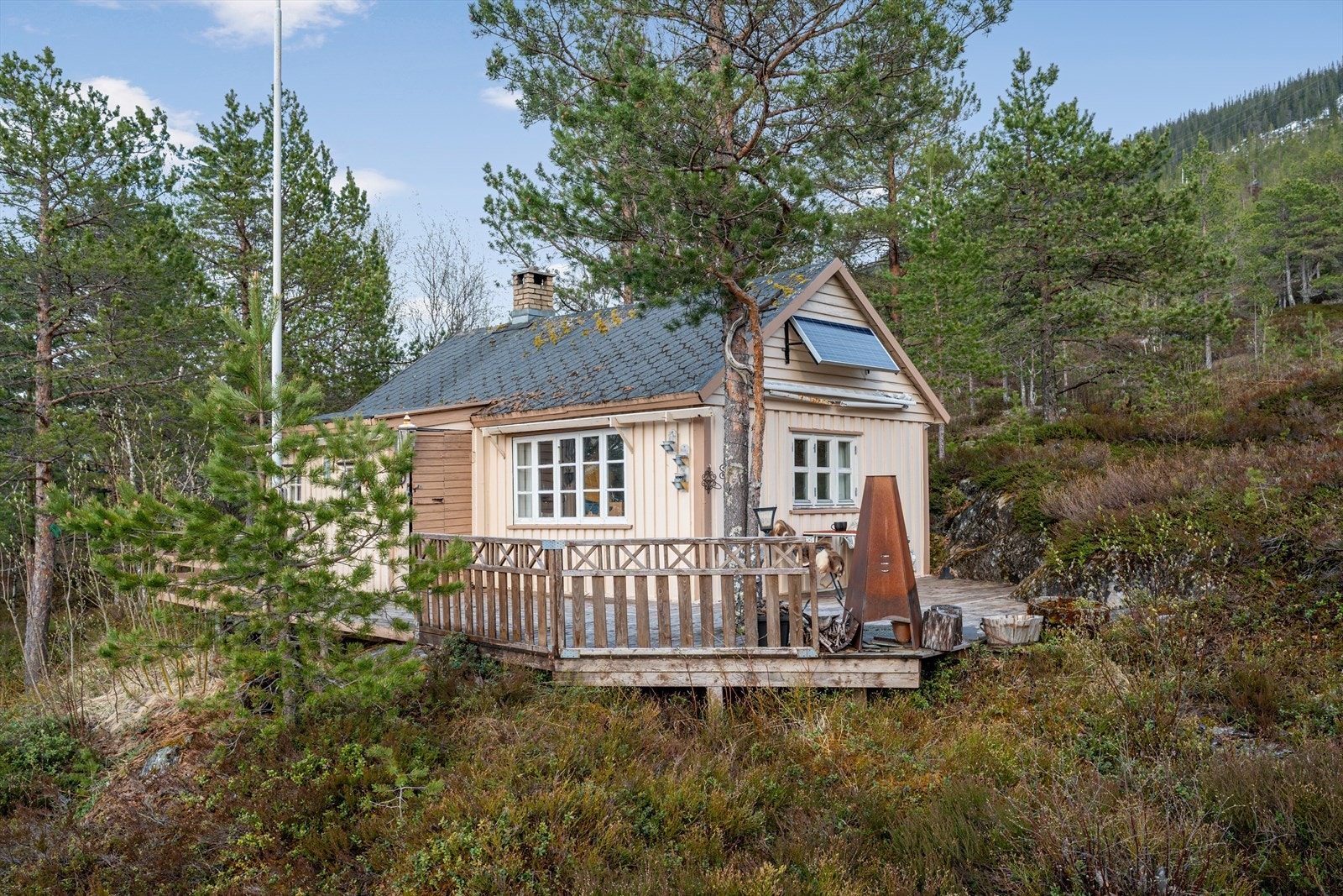 Bygninger på eiendommen har et stort renoveringsbehov. Galleribilde