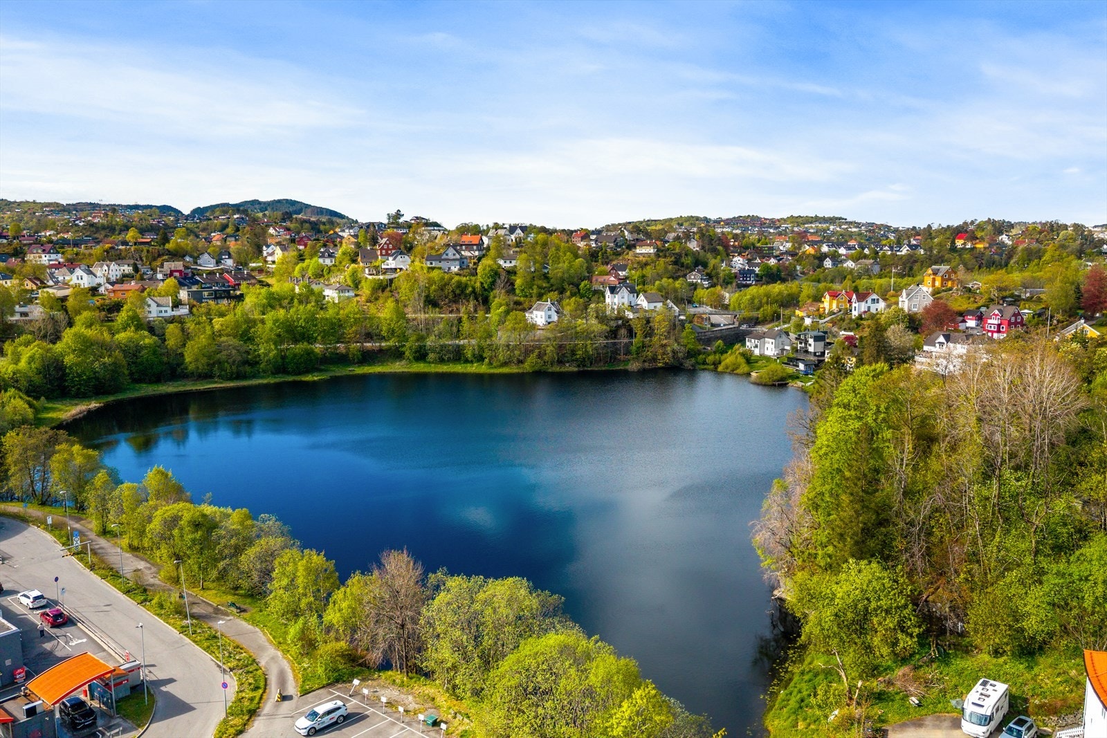 Området byr på flotte tur- og rekreasjonsmuligheter, med gang- og sykkelsti langs den gamle Osbanen like ved. Galleribilde