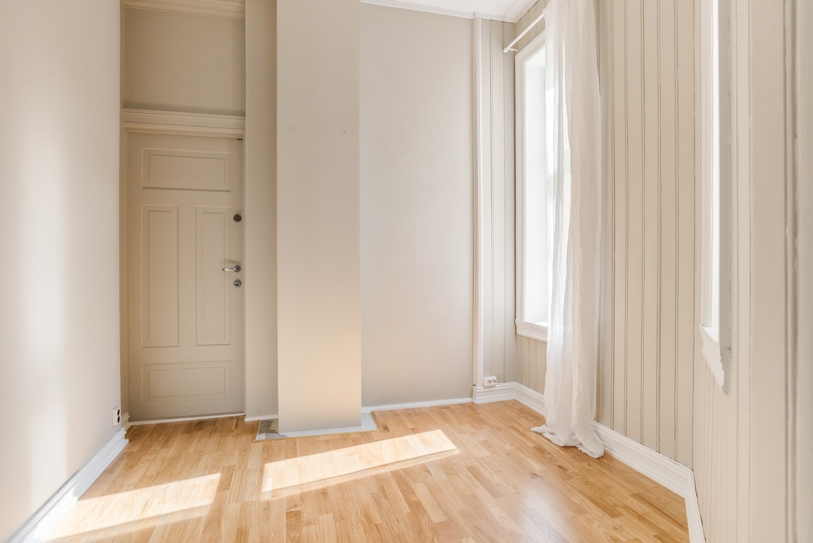 Det er plass til seng i denne enden av rommet Galleribilde