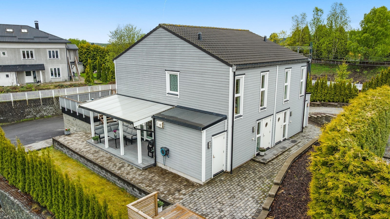 En familievennlig halvpart av tomannsbolig over to plan. Galleribilde