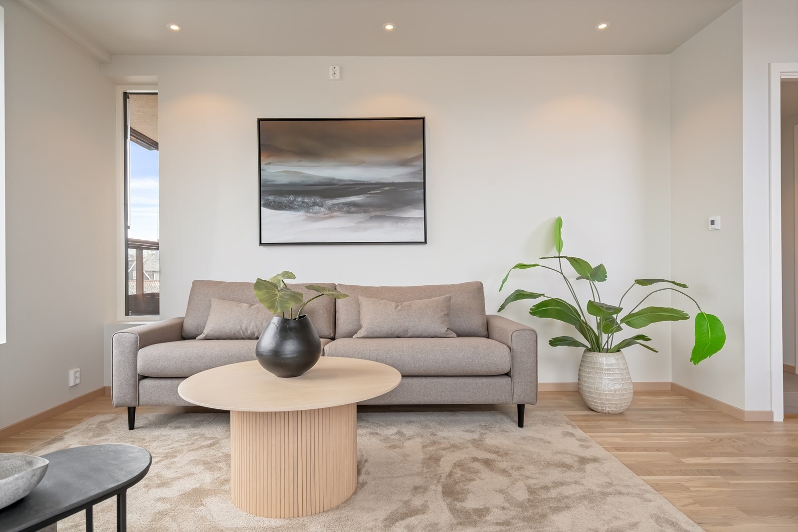 Stuen har god plass til sofagruppe. Galleribilde