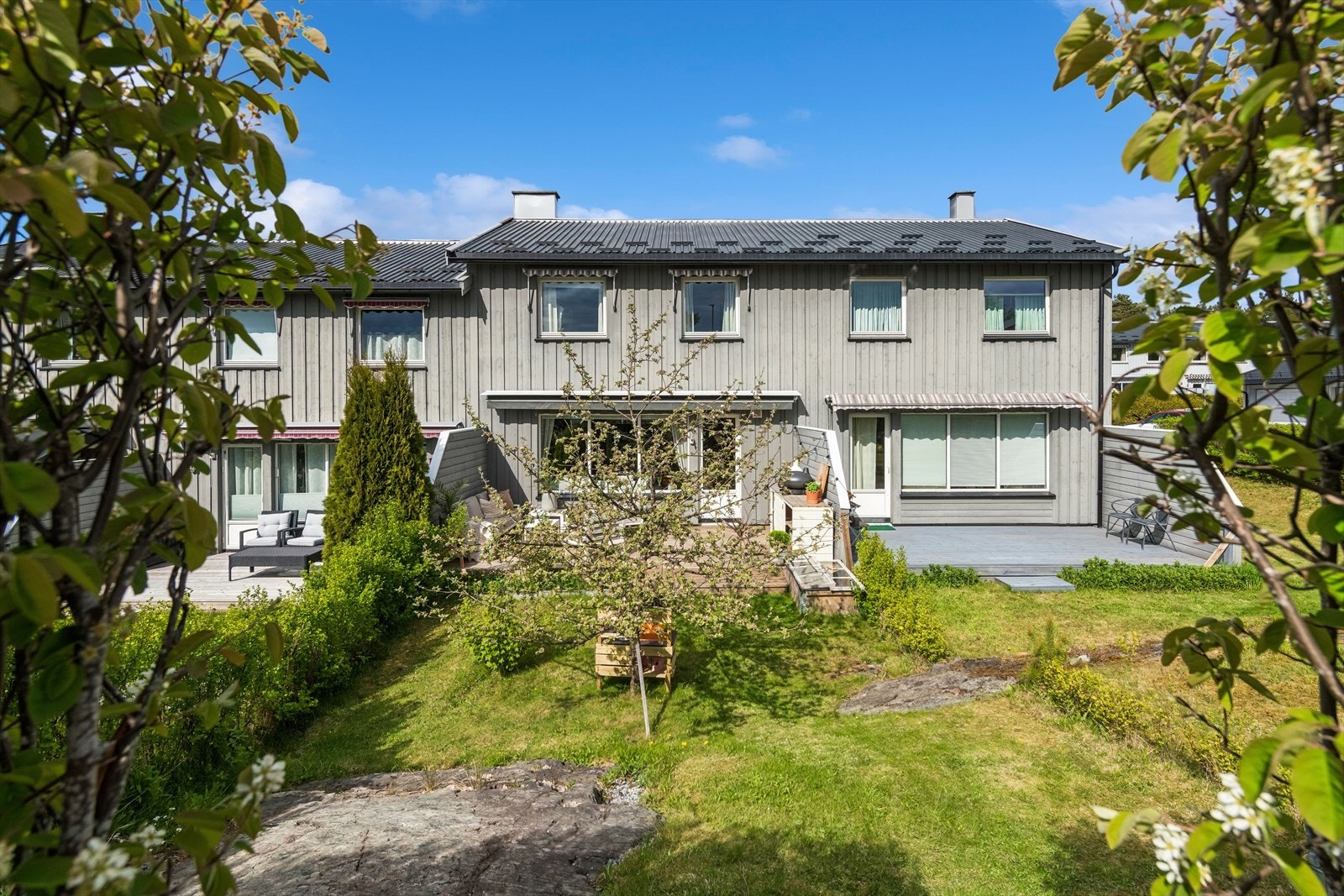 Boligen er en del av Tiurberget borettslag, et etablert og familievennlig område i Kongsvinger. Galleribilde