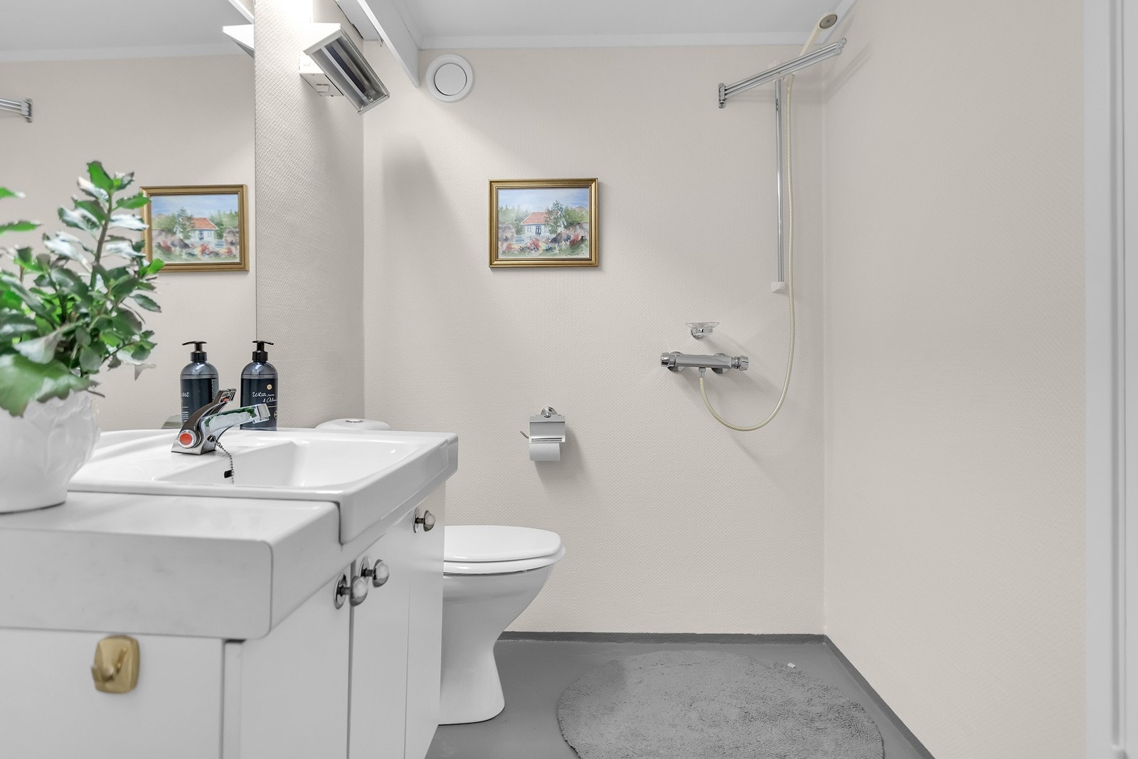 Bad i kjeller Galleribilde