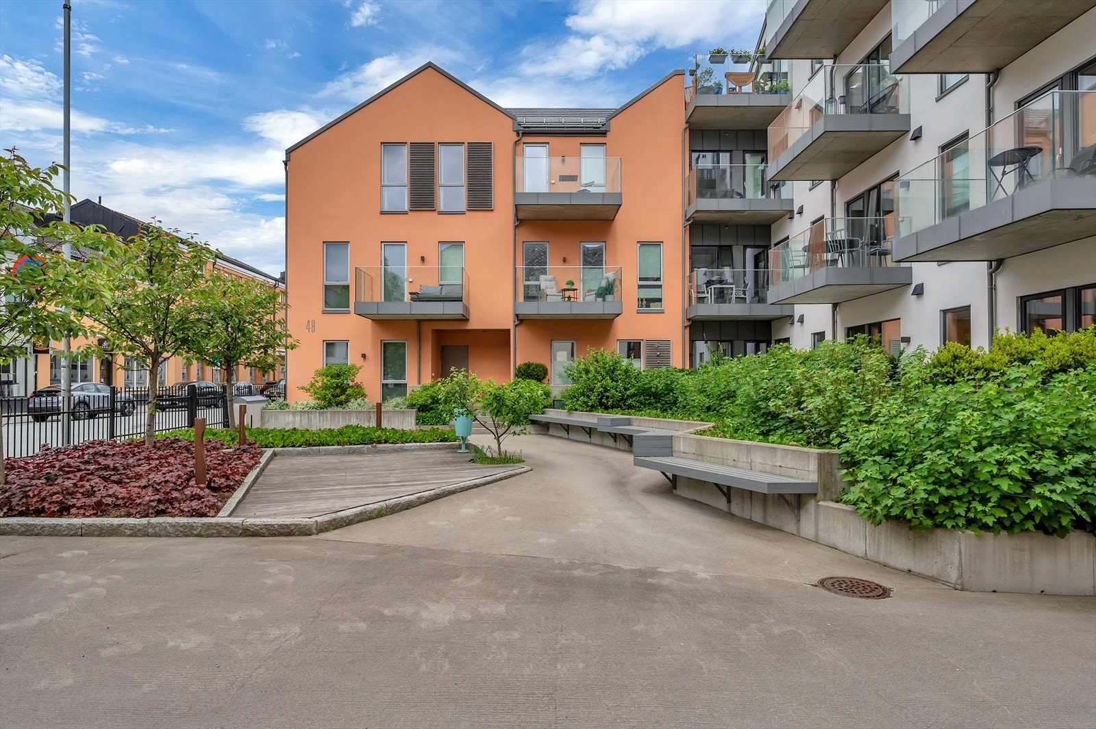 Sameiet har et hyggelig, felles uteoppholdsareal. Galleribilde