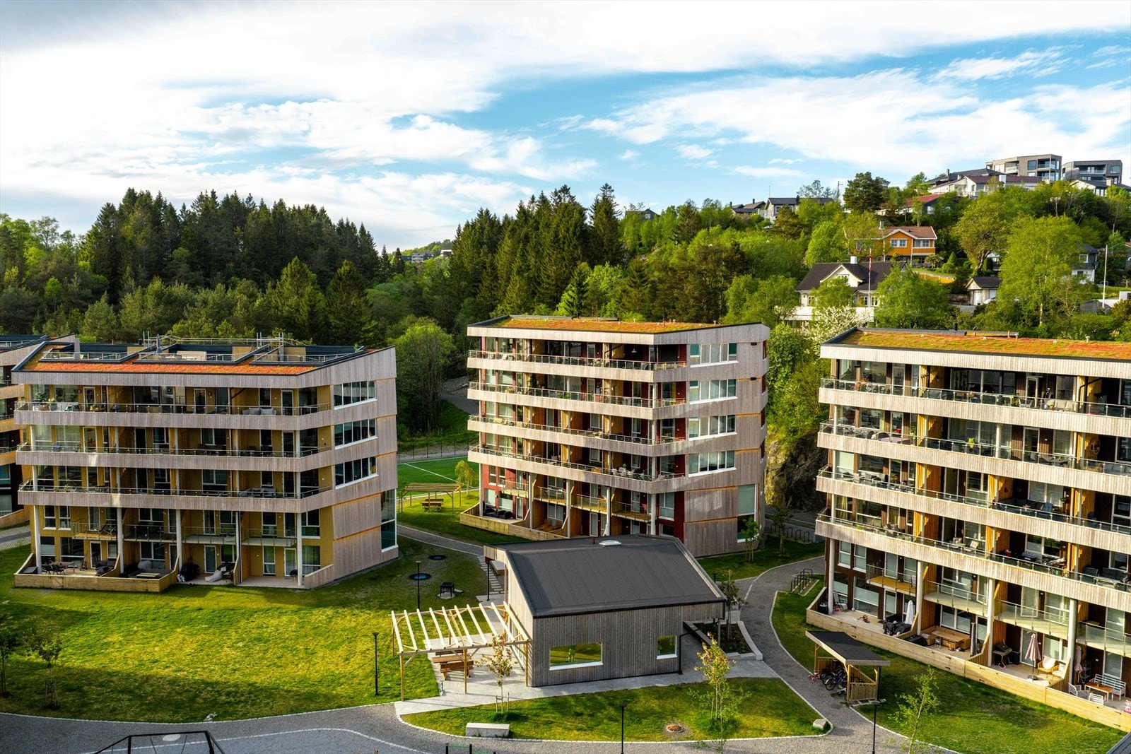 Blåbærtunet Sameie ble etablert i 2023. Sameiet består av 102 boligseksjoner, fordelt på 7 bygninger | Galleribilde