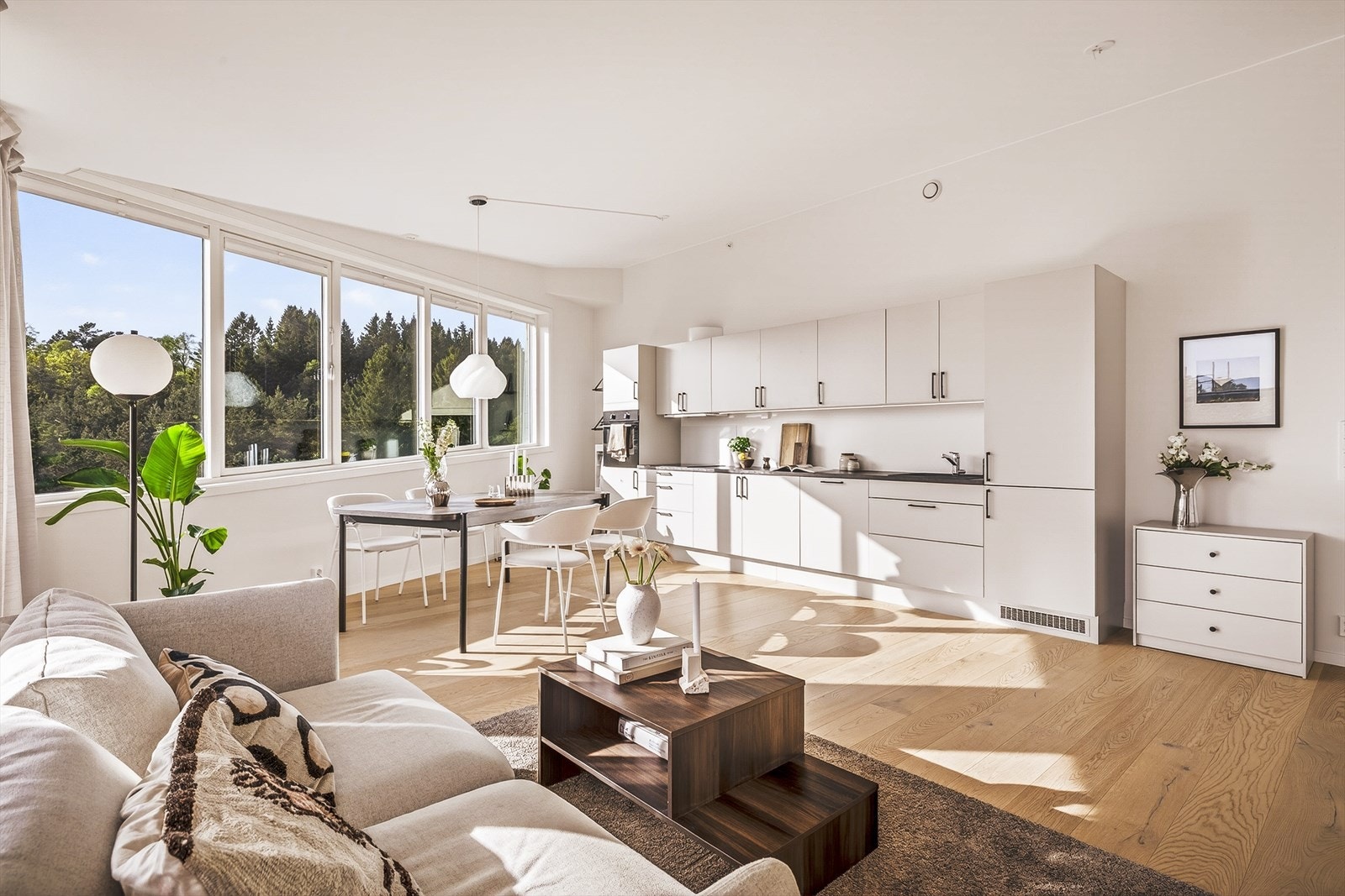 Boligen har balansert ventilasjon som sørger for et behagelig inneklima i hele boligen | Galleribilde