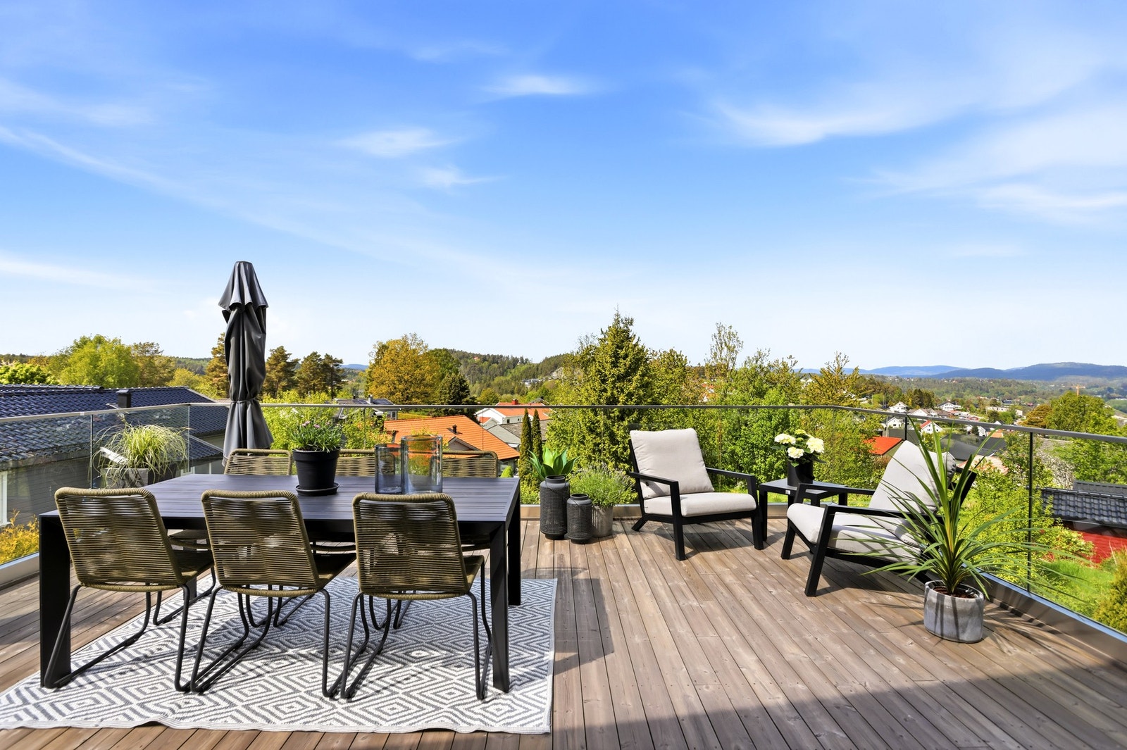 Stor og deilig terrasse Galleribilde
