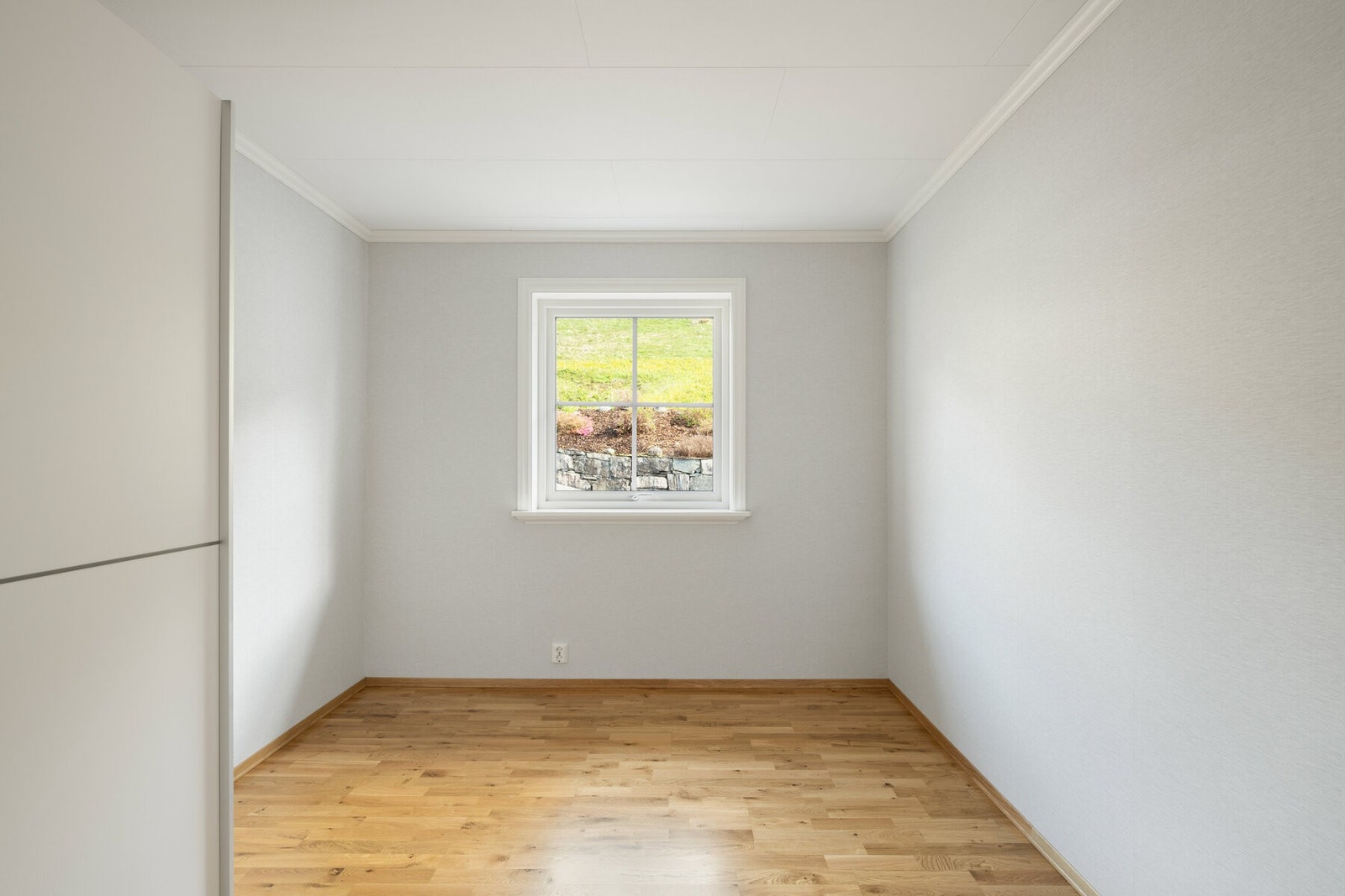 Lyst og romslig soverom. Galleribilde