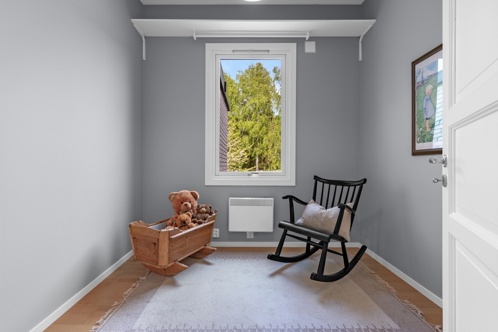 Rommene i andre etasje har tilluftsventiler som sikrer godt inneklima. Galleribilde
