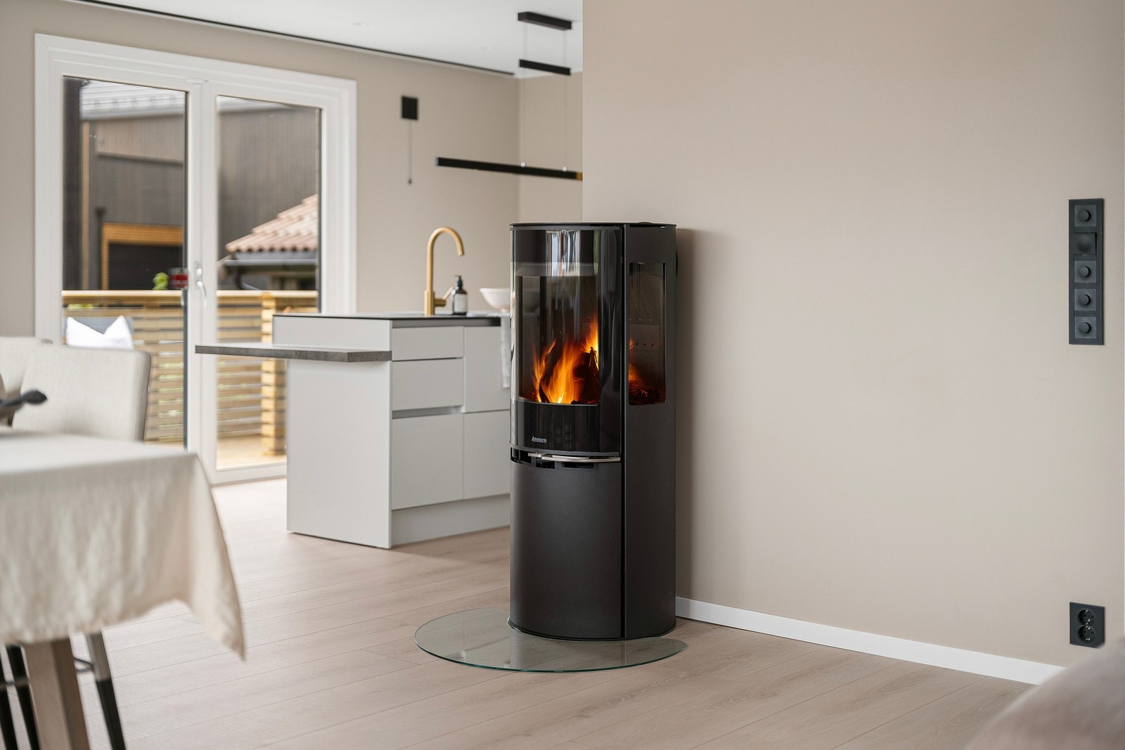 Peis som gir ekstra varme og hygge på kjølige dager. Galleribilde