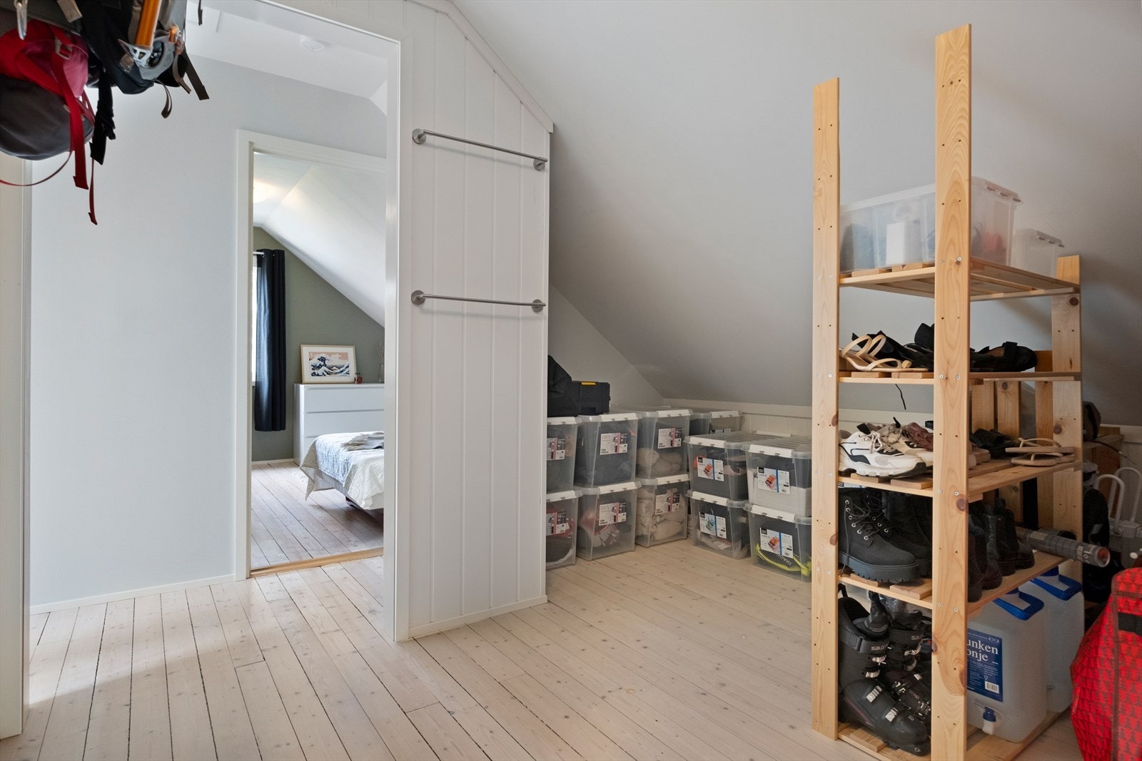 Romslig bod Galleribilde