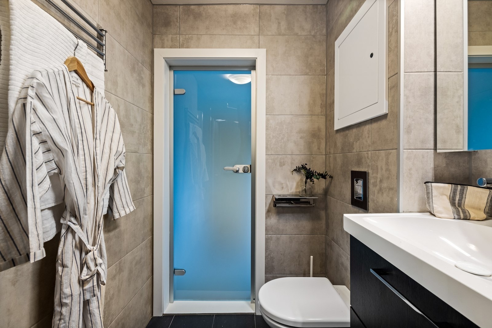 Opplegg for vaskemaskin på badet. Galleribilde
