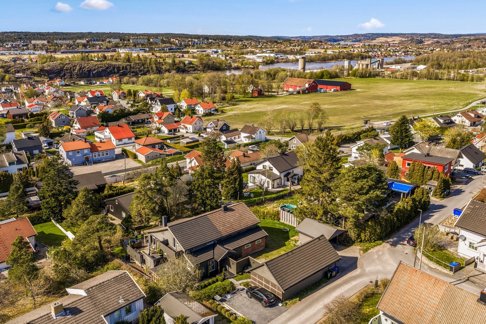 Nærområdet byr på fine turmuligheter og nærhet til grøntområder. Galleribilde