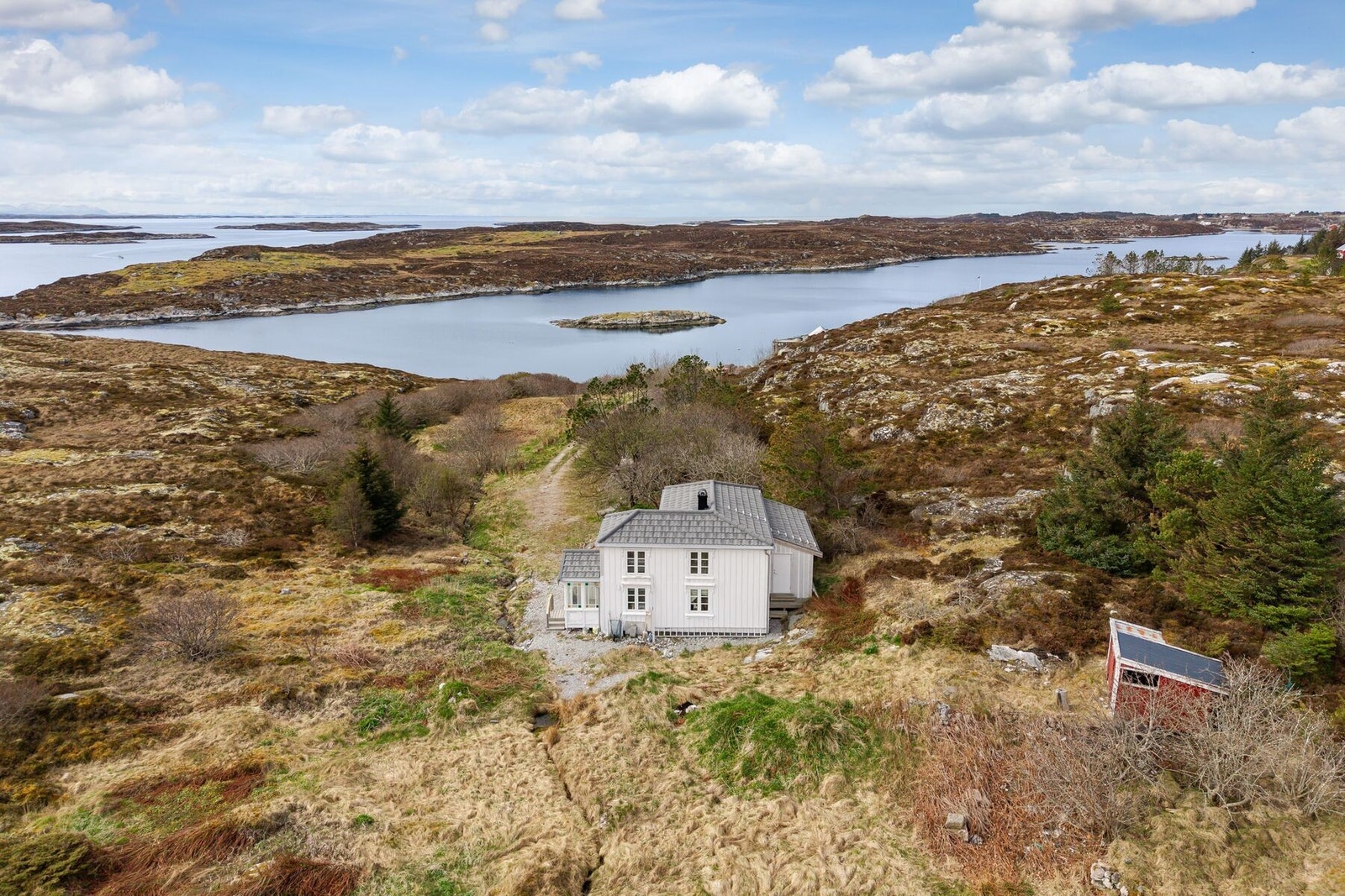 Velkommen til Haugaveien 84! Foto: Husfoto AS (Børge Halseth). Galleribilde