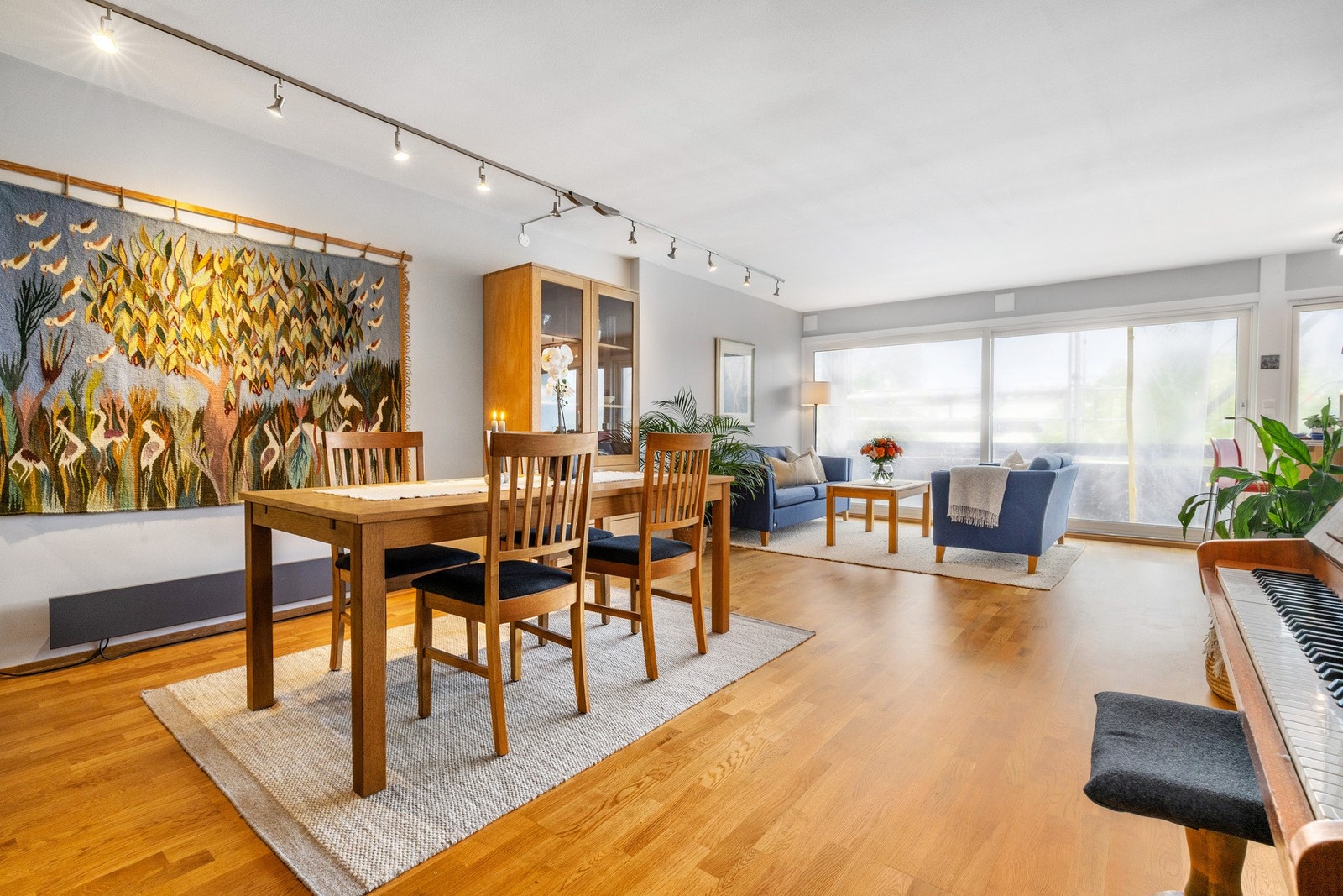 Velkommen til Otto Ruges vei 77 B! Presenteres av Fredrik Martinsen v/PrivatMegleren Bærum. Foto: Ole Endresen, Diakrit Galleribilde