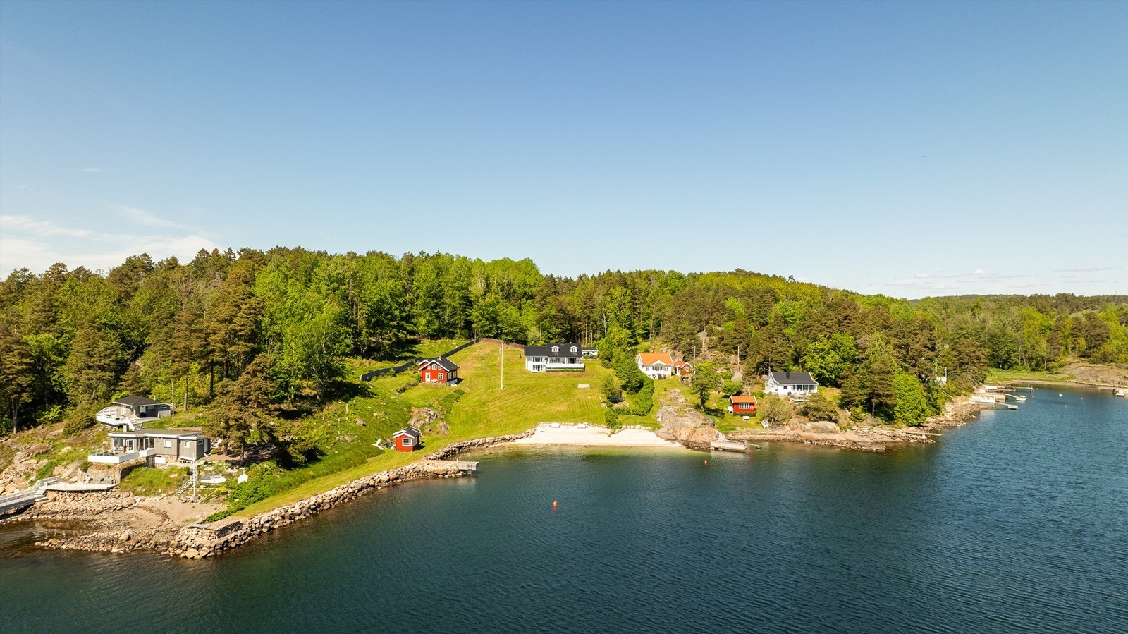 Nærområdet byr på flott skjærgårdsnatur. Galleribilde