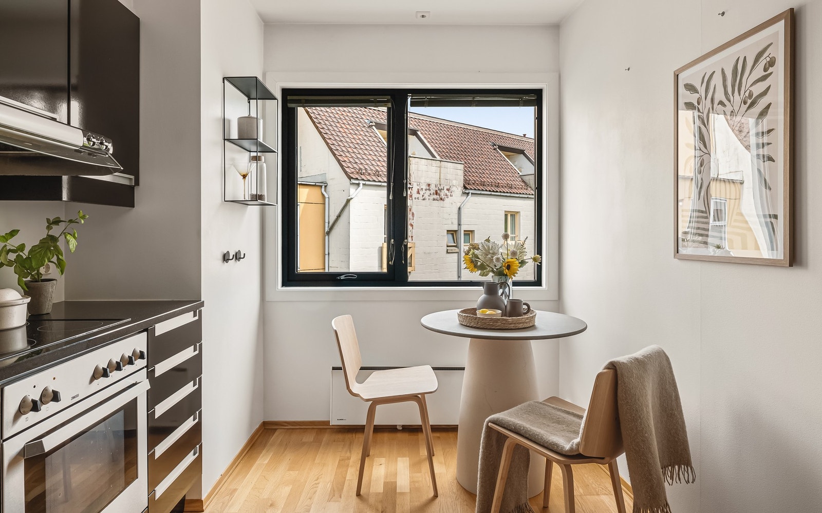 Det er plass til en koselig frokostgruppe her Galleribilde