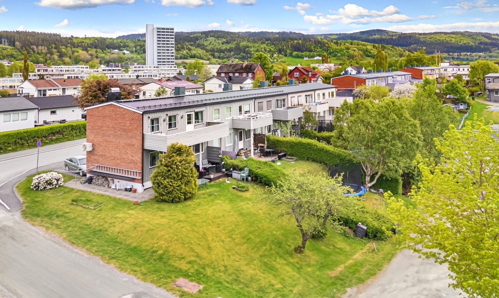 David Novosad v/ EiendomsMegler1 har gleden av å presentere Stubbanvegen 61 A. Foto: Krokstad Nervik. Galleribilde