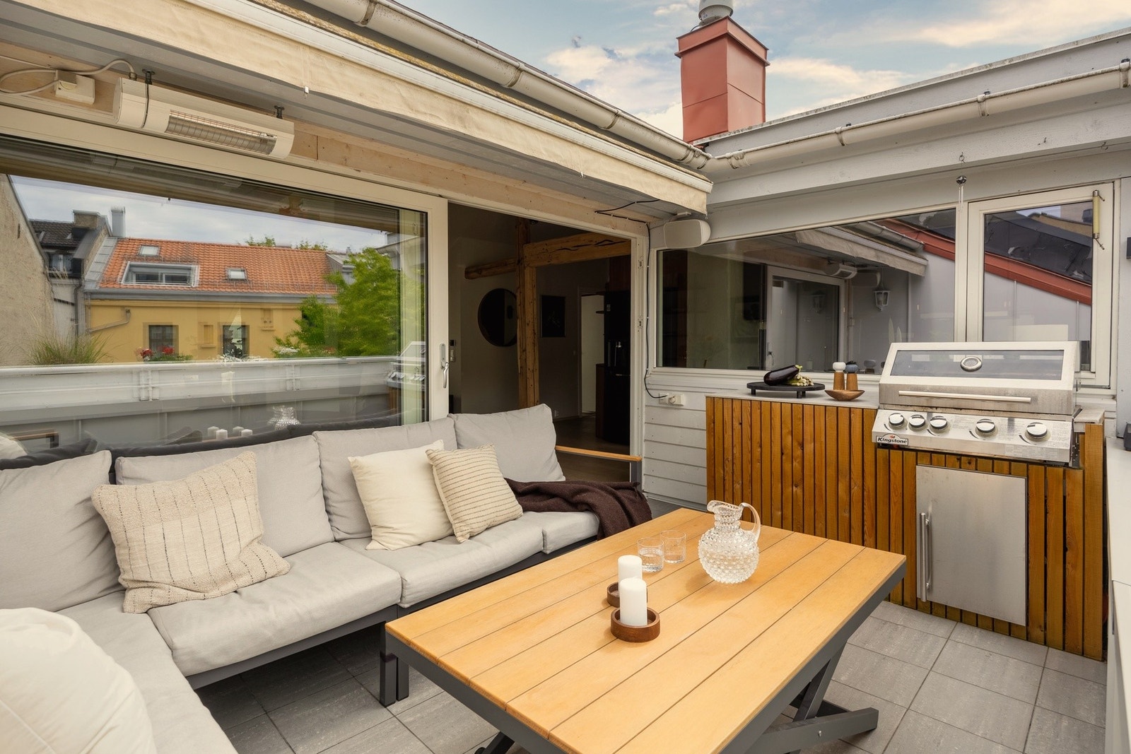 Lekker toppleilighet med moderne standard, effektiv planløsning og to solrike takterrasser. Galleribilde