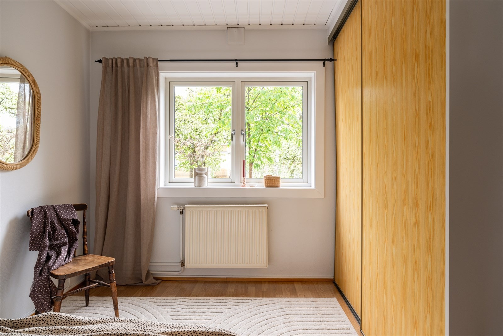 Soverommet vender mot rolige fellesarealer. Galleribilde