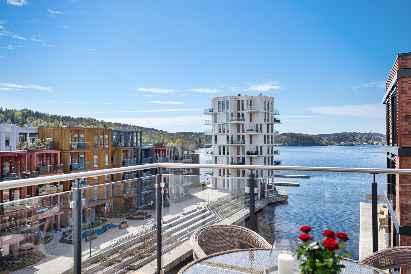 En skikkelig wow-faktor på egen takterrasse med fantastisk utsikt og svært gode solforhold Galleribilde