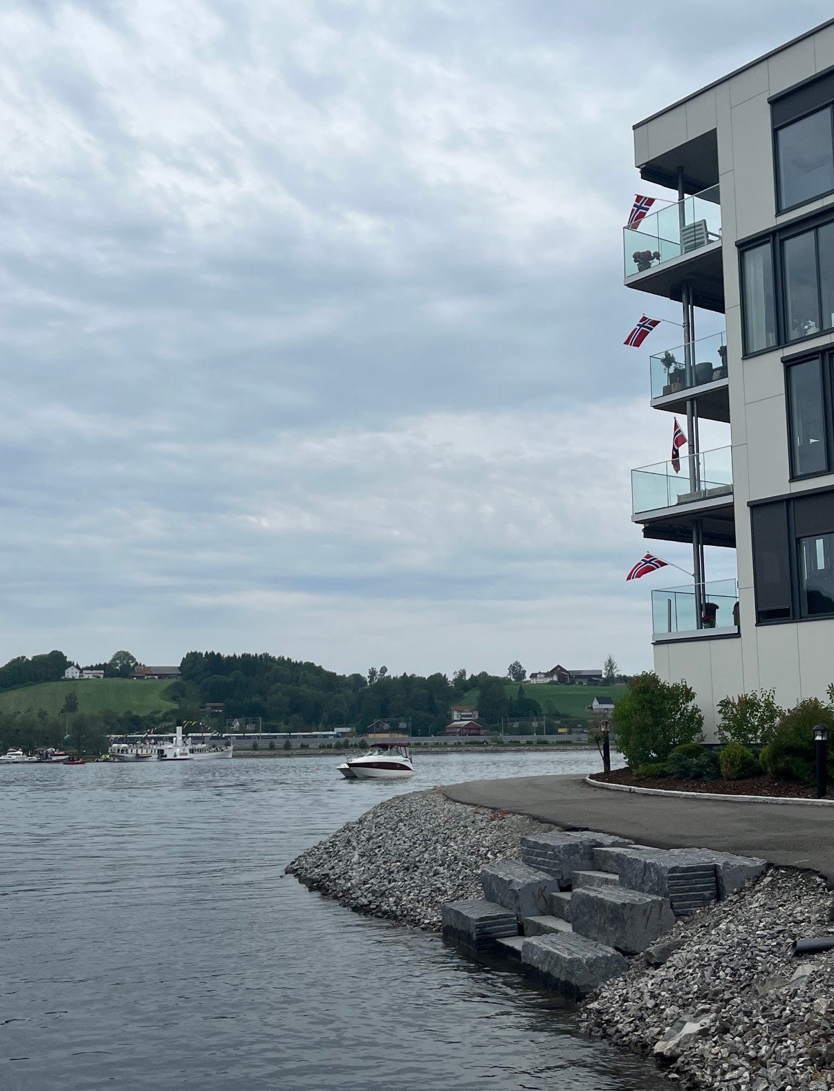 Selgers eget bilde. Galleribilde