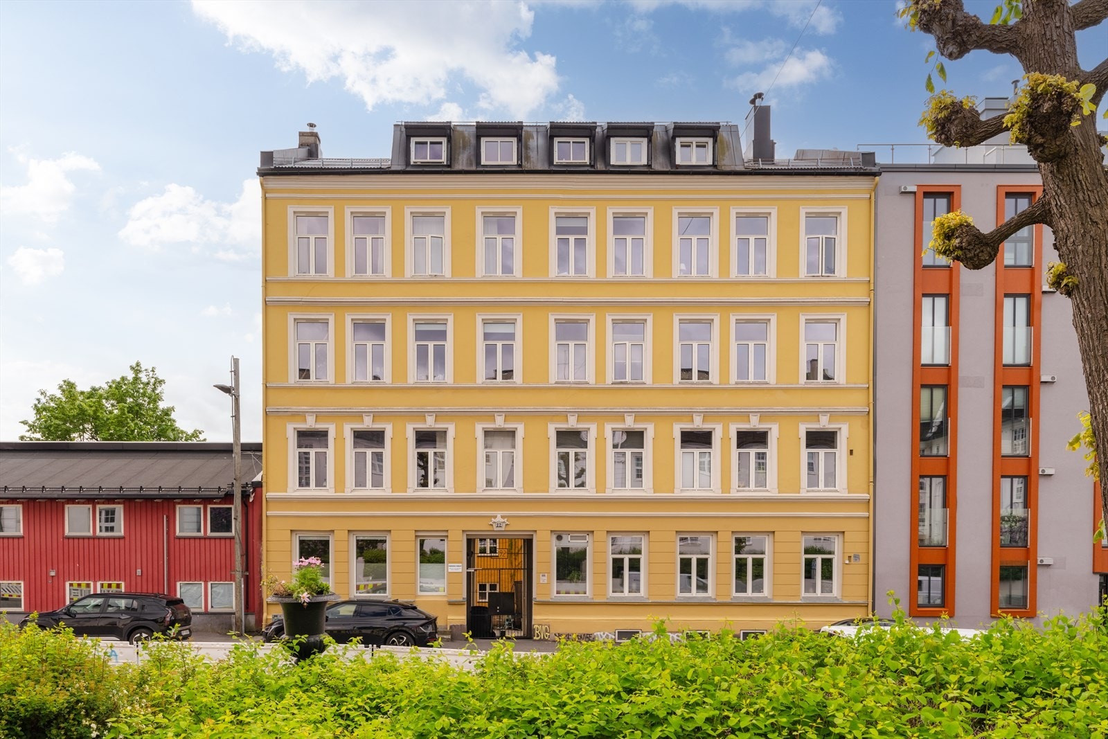 - Flott bygård oppført i 1890 med klassisk sjarm - Galleribilde