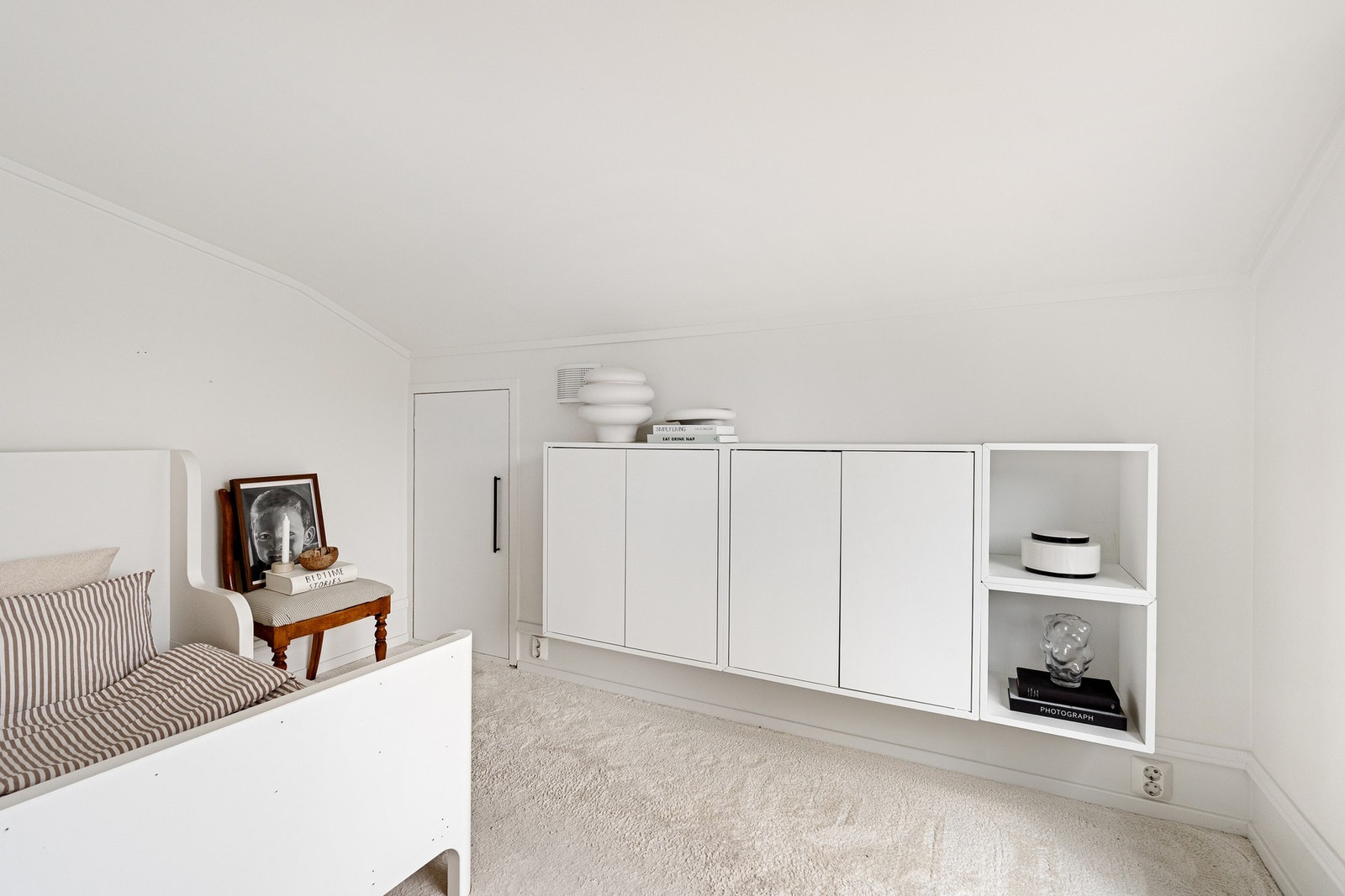 Det er 2 soverom i loftsetasjen. Galleribilde