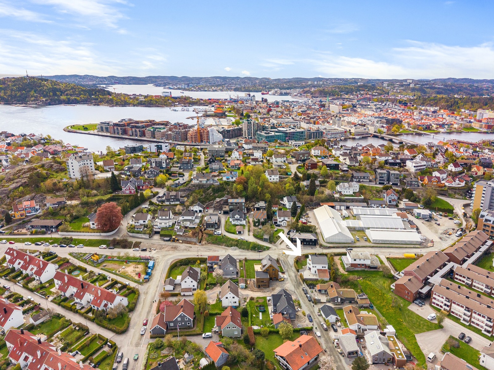 Eiendommen har en sentral beliggenhet på Lund i gang-/sykkelavstand til alle byens fasiliteter. Galleribilde