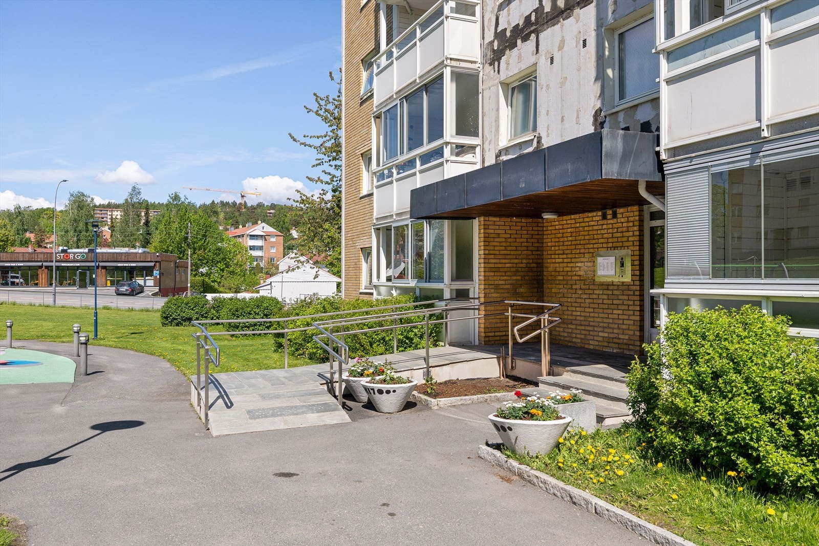 Pent inngangsparti. Galleribilde