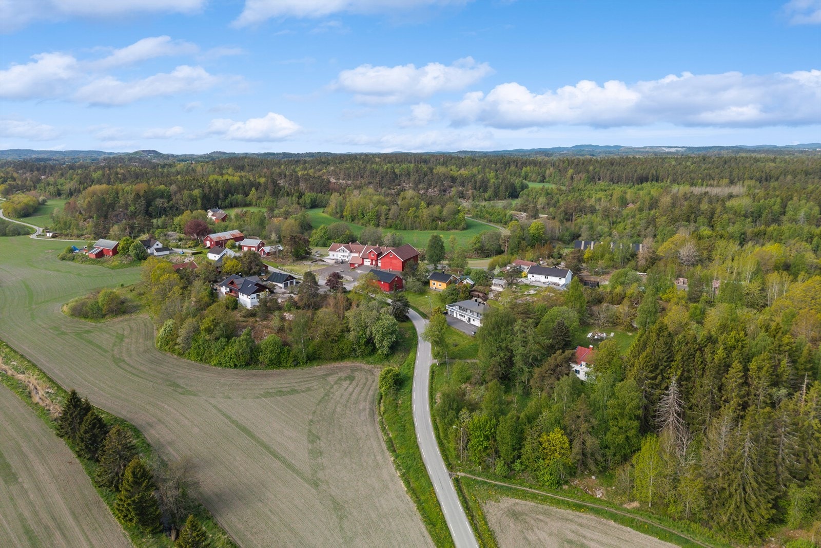 Området byr på flotte naturopplevelser året rundt, enten man ønsker skiturer vinterstid, rolige søndagsturer, løpeturer i skogen eller sykkelturer på sommerhalvåret. Dette er et sted hvor naturen ligger lett tilgjengelig rett utenfor døren. Galleribilde