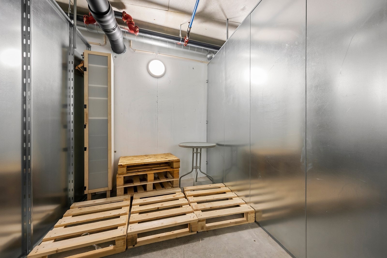 Leiligheten disponerer også en sportsbod i kjeller med et areal på 5 m². Galleribilde