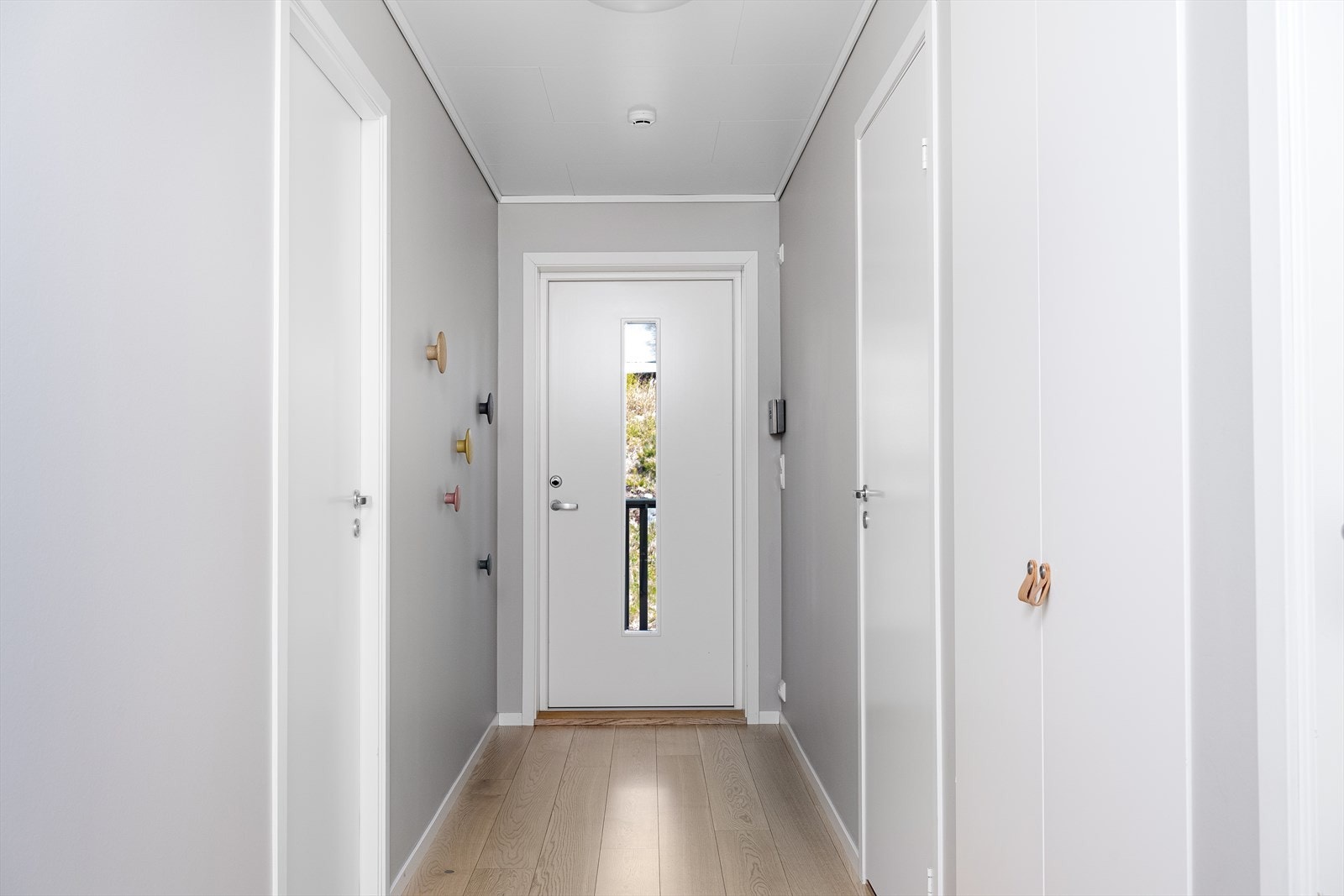 Lys entré med adkomst til alle rom. Galleribilde