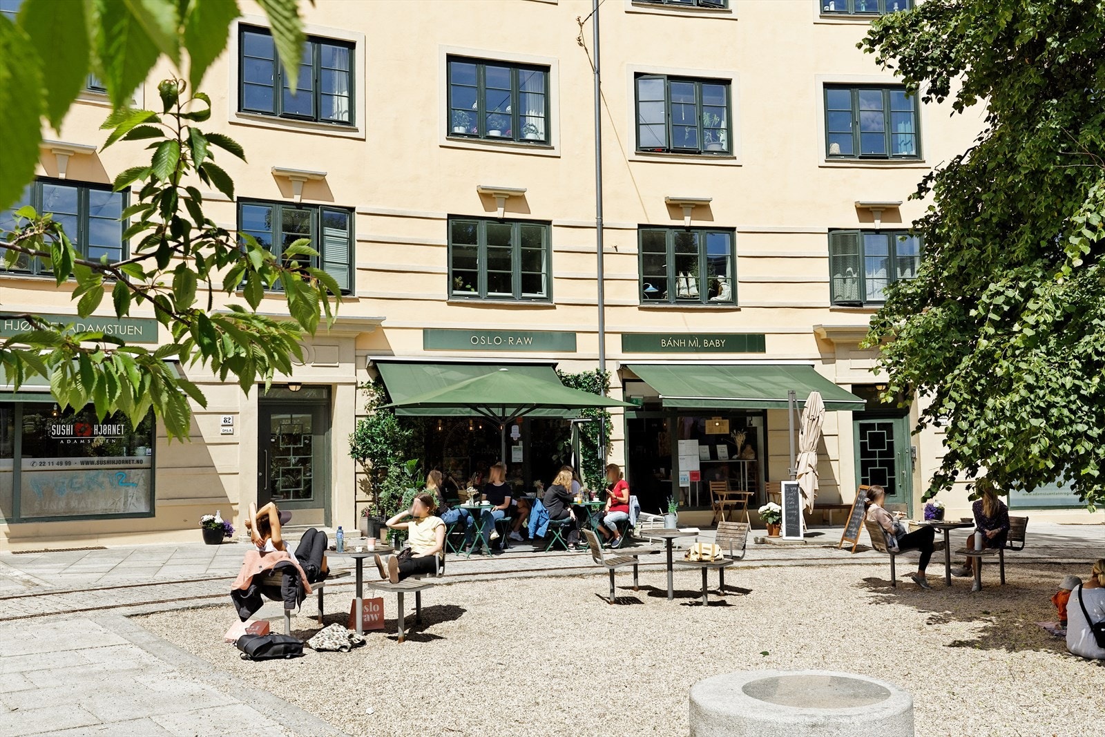 Hyggelige spisesteder på Adamstuen ikke langt unna boligen Galleribilde