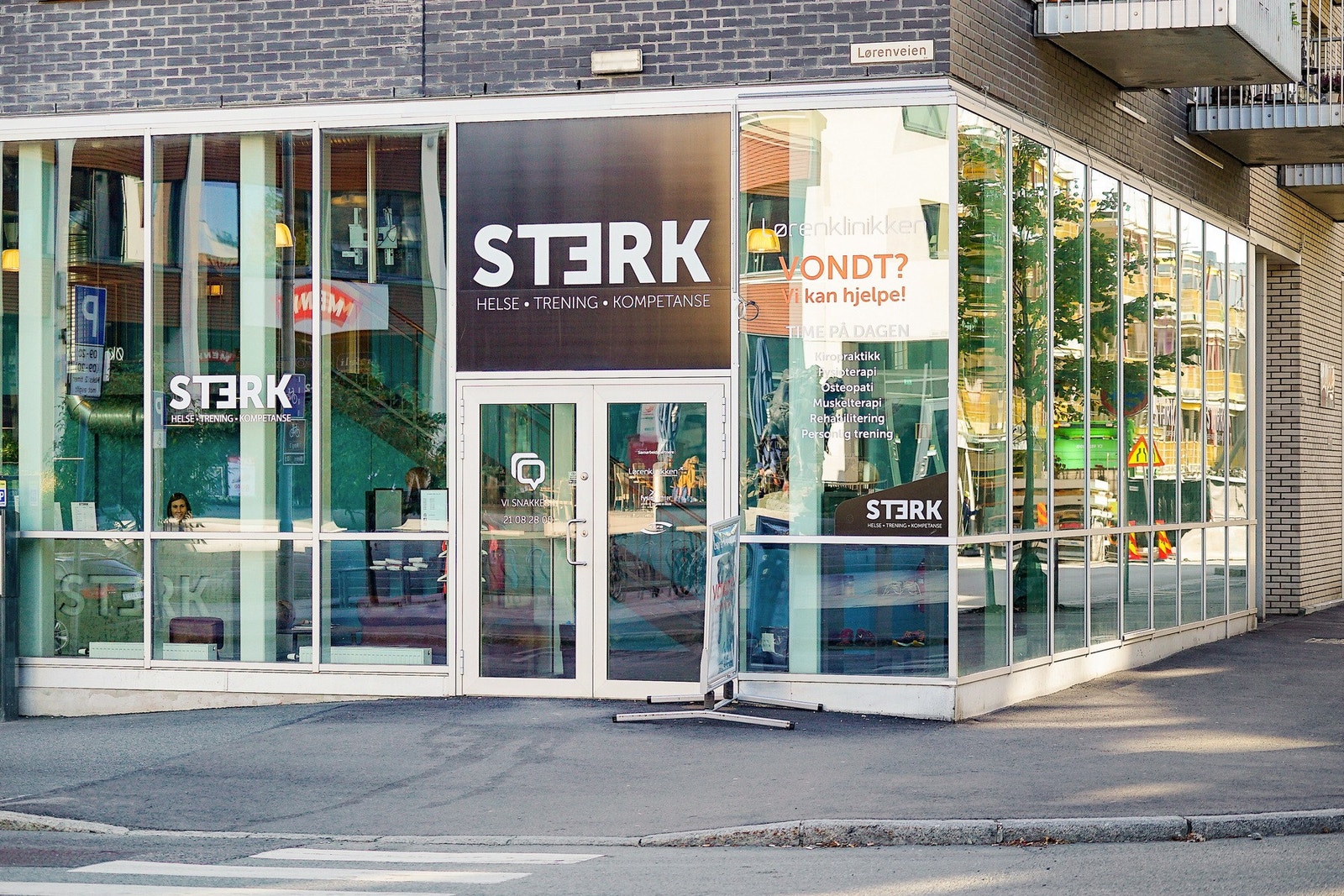 Fra boligen er det kort vei til alt du trenger, som f.eks. moderne treningsforhold på STERK Løren. Galleribilde
