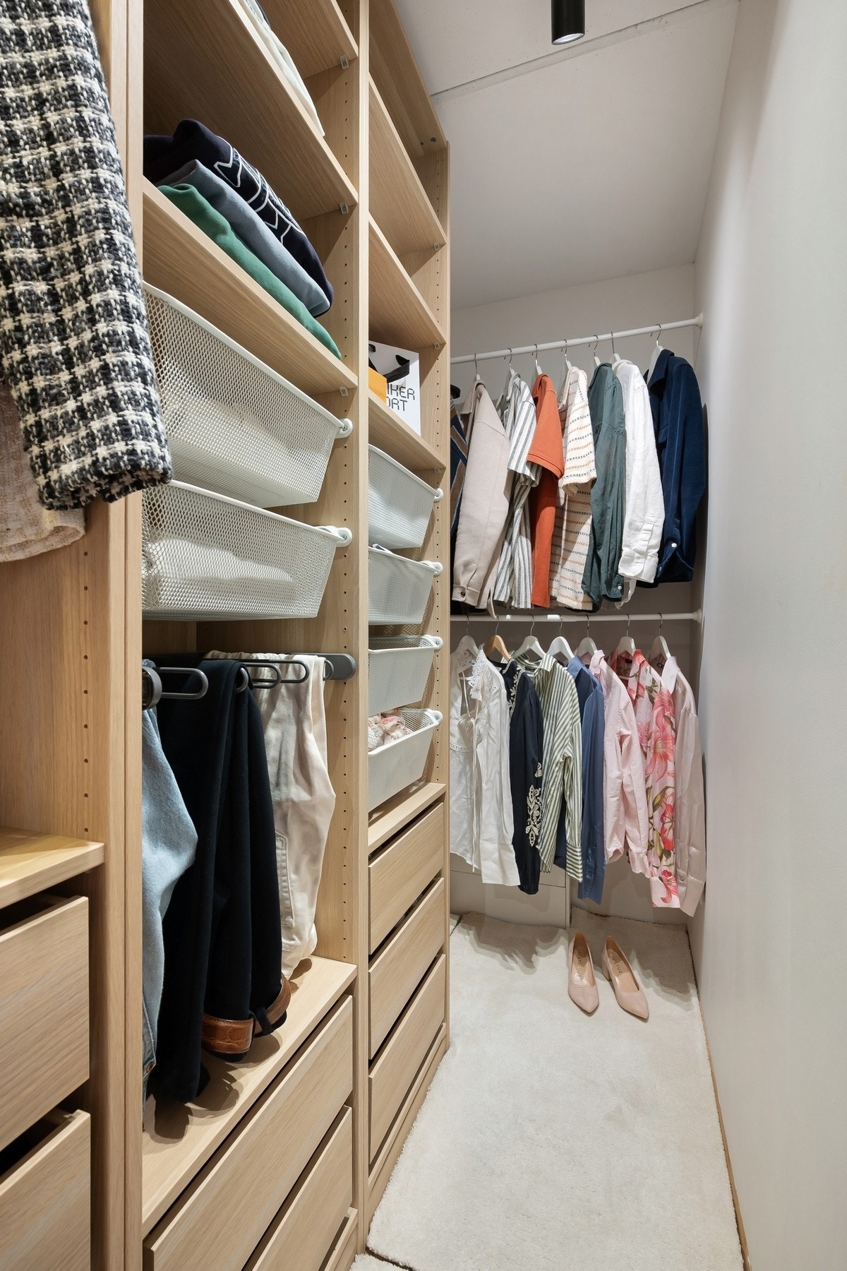 Fra hovedsoverom er det også adkomst til walk-in-garderobe/kott. Galleribilde