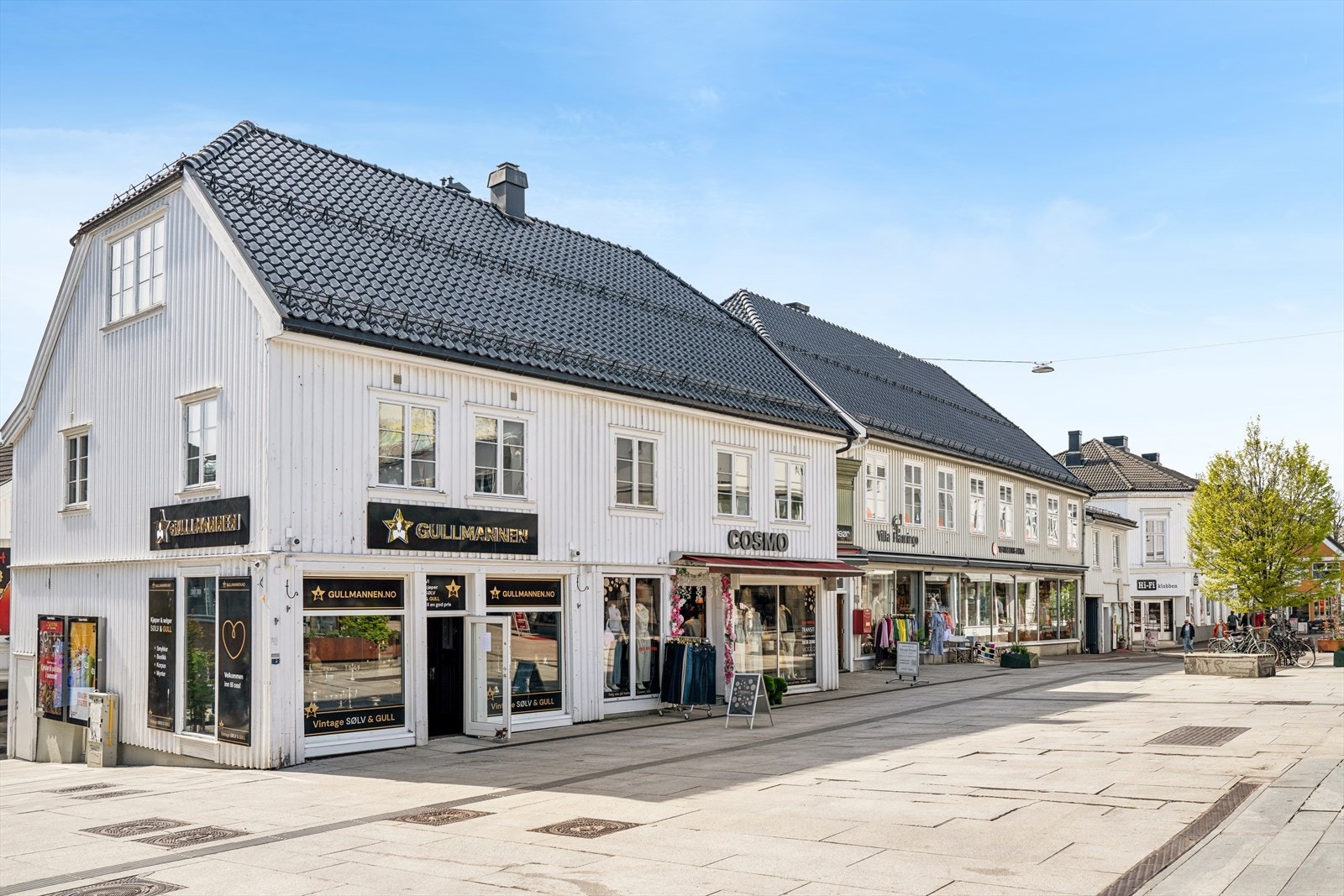 De sjarmerende og brosteinsbelagte handlegatene ligger like utenfor. Galleribilde