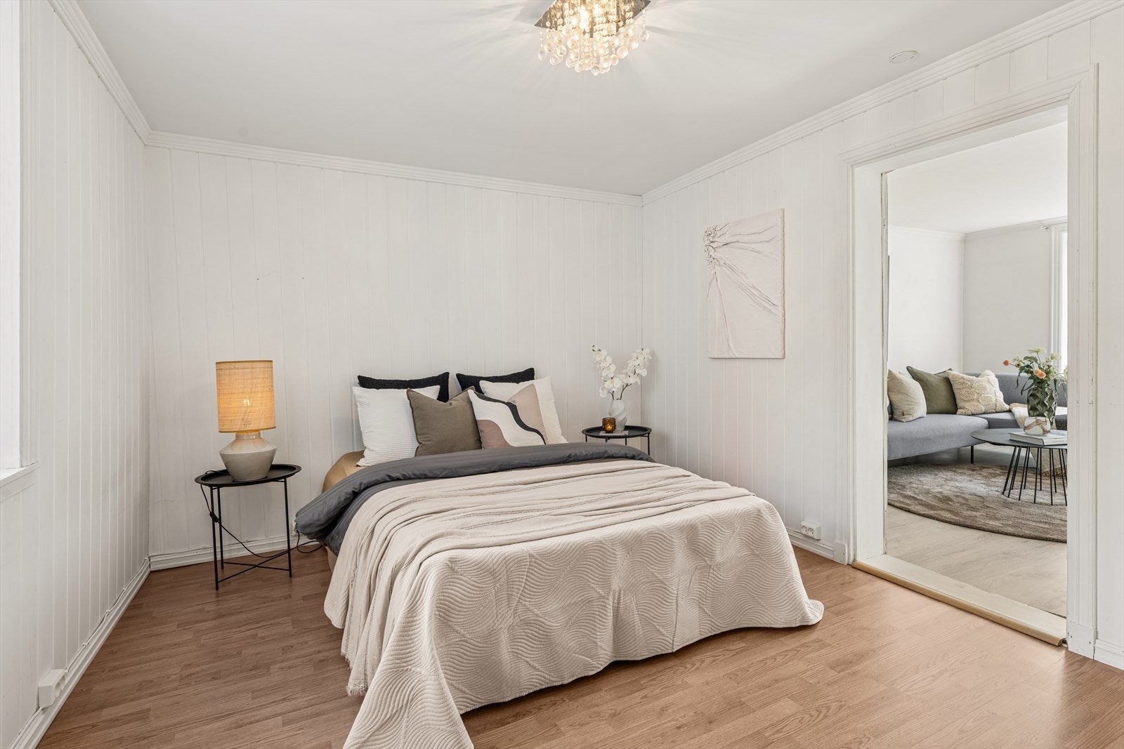 Fra soverommet er det åpen tilgang til stuen. Galleribilde