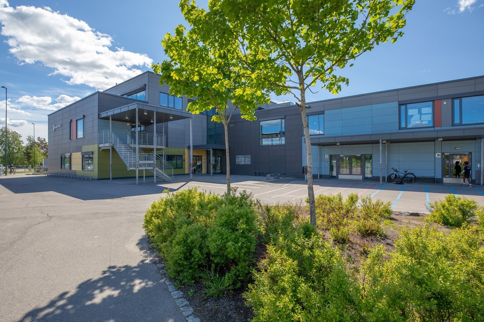 Bakke Skole ligger en kort spasertur unna boligen. Galleribilde