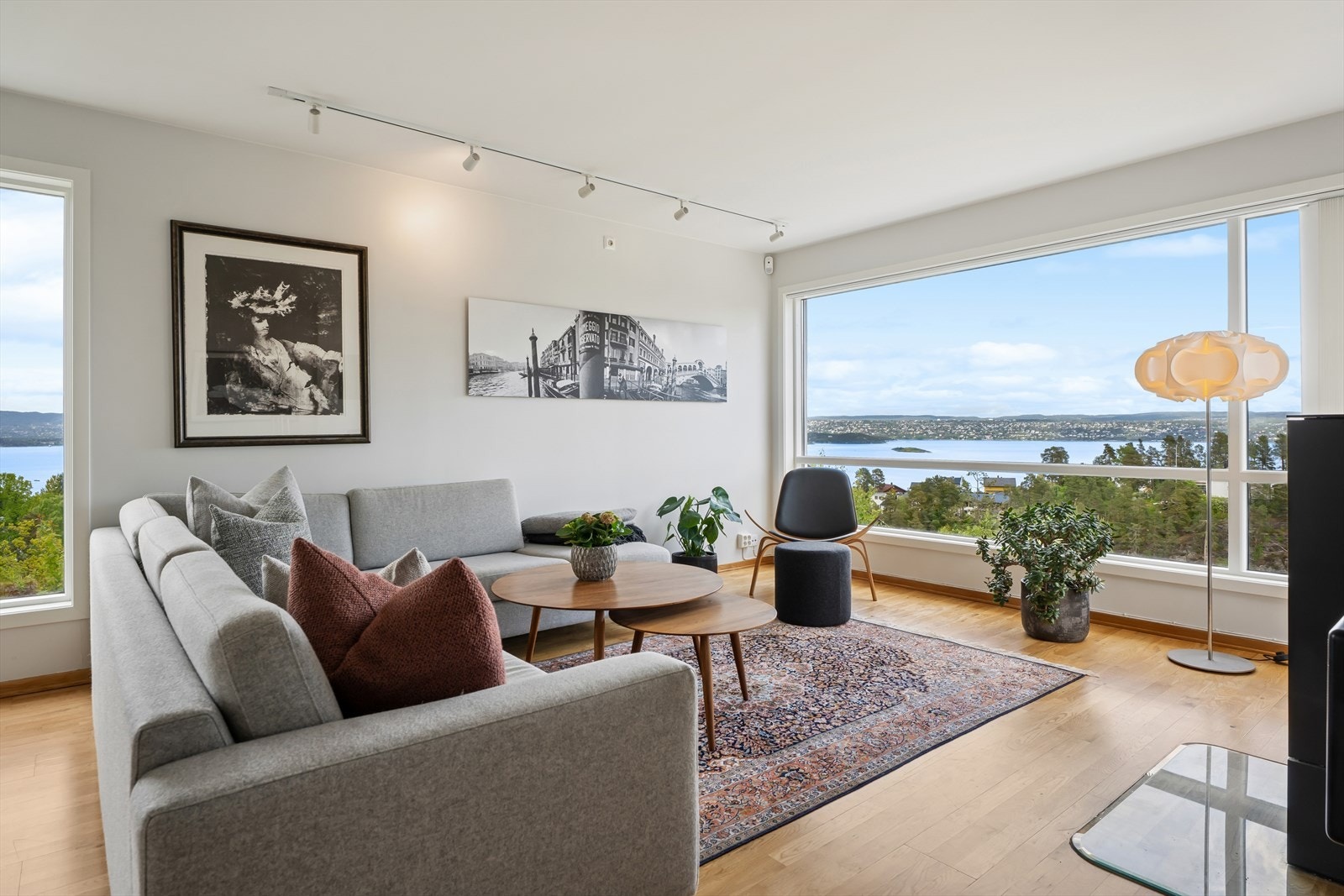 Herlig stueavdeling med god møbleringsfrihet. Galleribilde