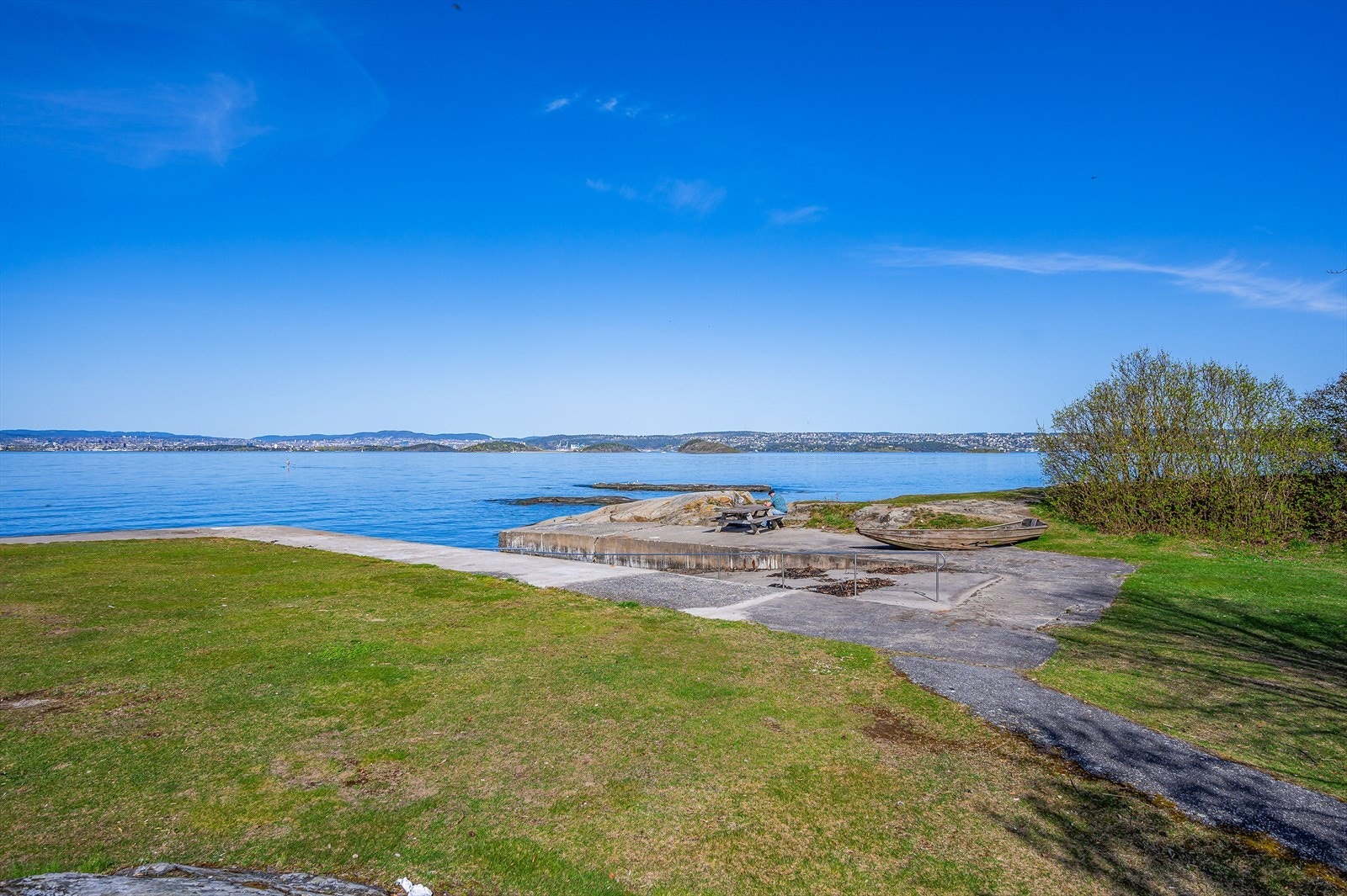 Nesodden Hellviktangen mai.jpg Galleribilde