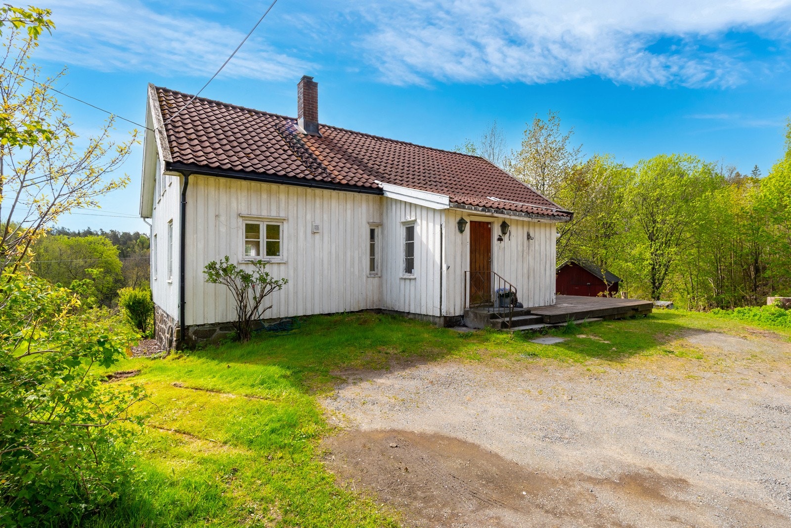 Det er godt med plass til flere biloppstillinger i egen innkjørsel. Galleribilde