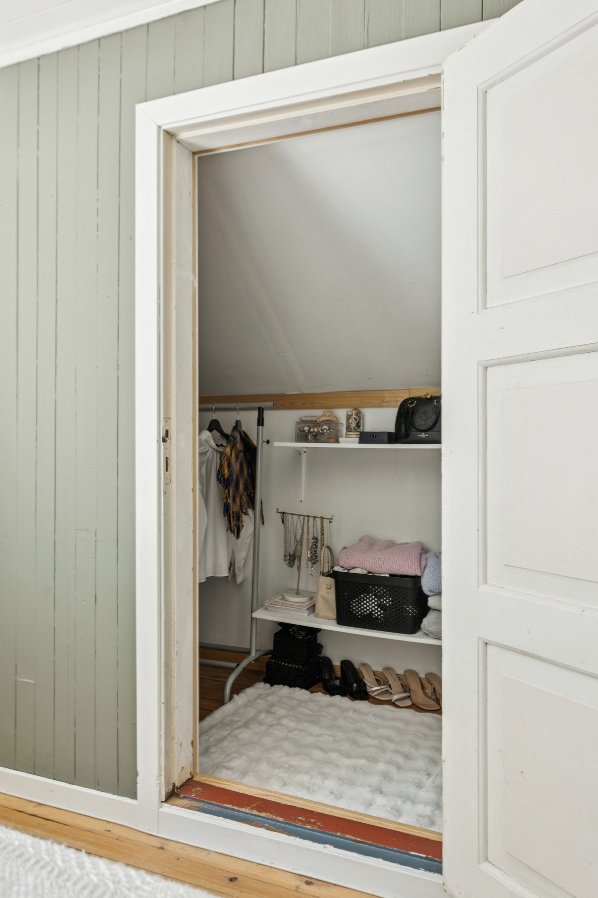 Inngang til garderobe Galleribilde