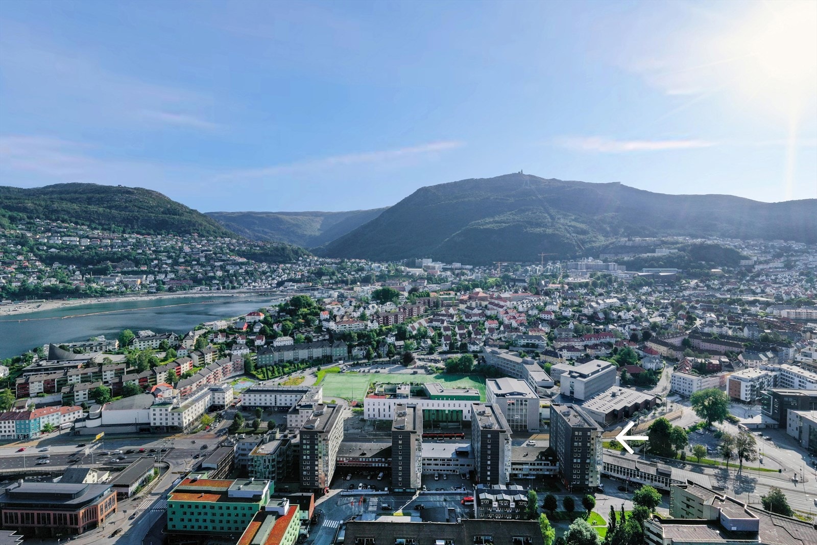 Fra eiendommen er det kort vei til gode turmuligheter ved Nygårdsparken og Løvstien. Galleribilde
