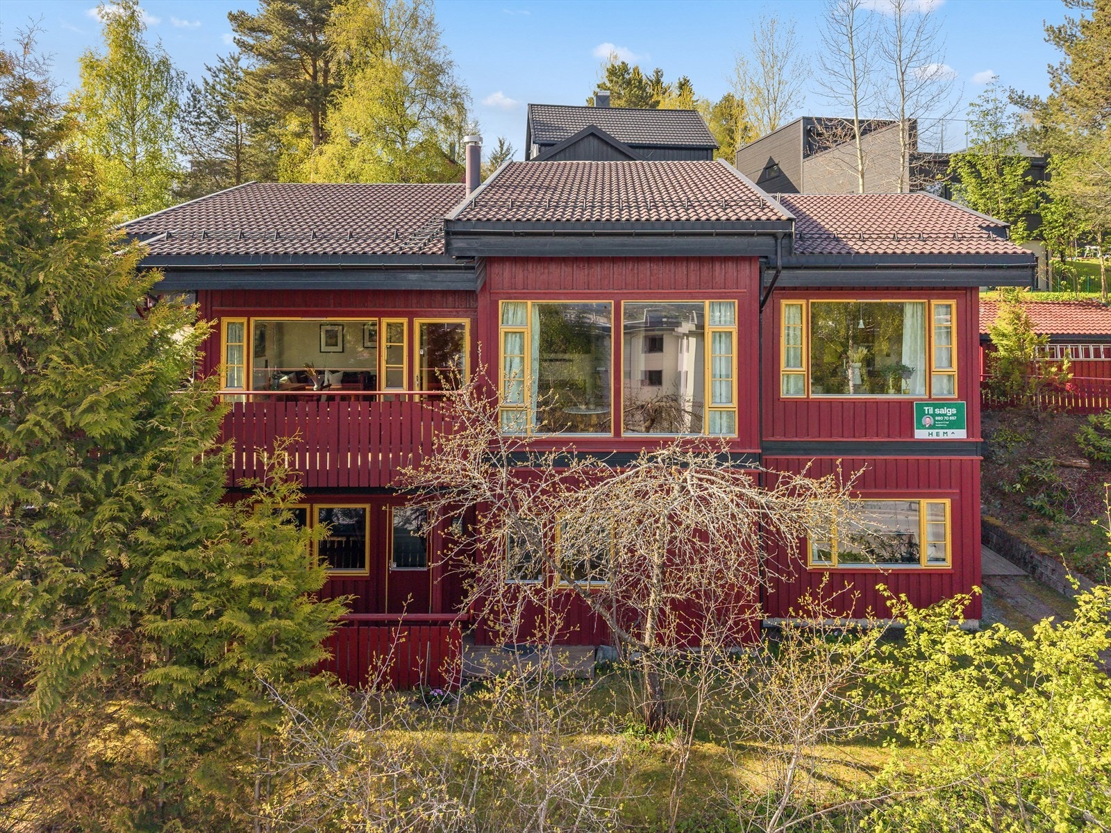 Området er svært godt tilrettelagt for barnefamilier med flere barnehager og skoler i nærområdet, samt trygge og gode oppvekstvilkår. Galleribilde
