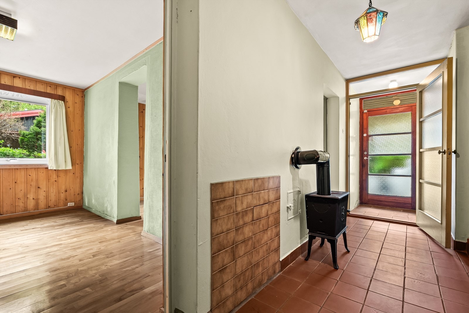 Opprinnelig var huset bygget med hybel, og huset har ferdigattest for enebolig med hybel Galleribilde