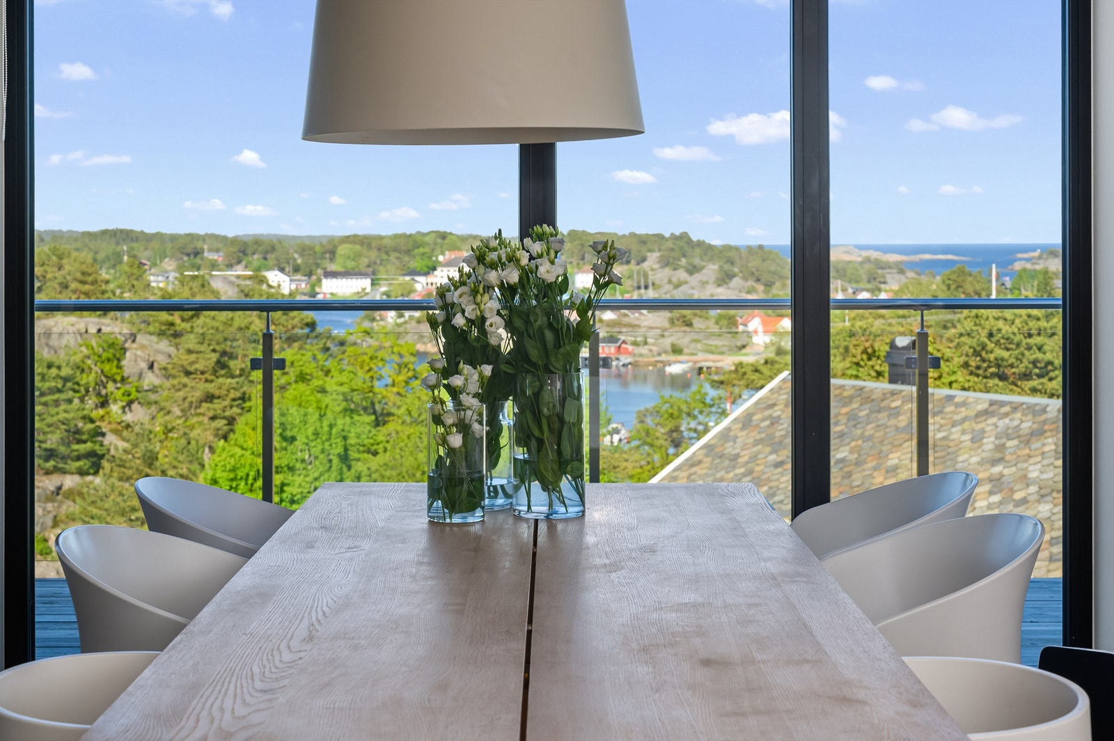 Nyt måltidene med en enestående utsikt over skjærgården. Galleribilde