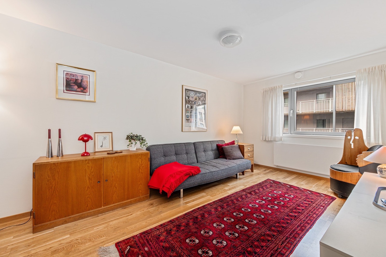 God plass til sofa, arbeidsbord, mm. Galleribilde